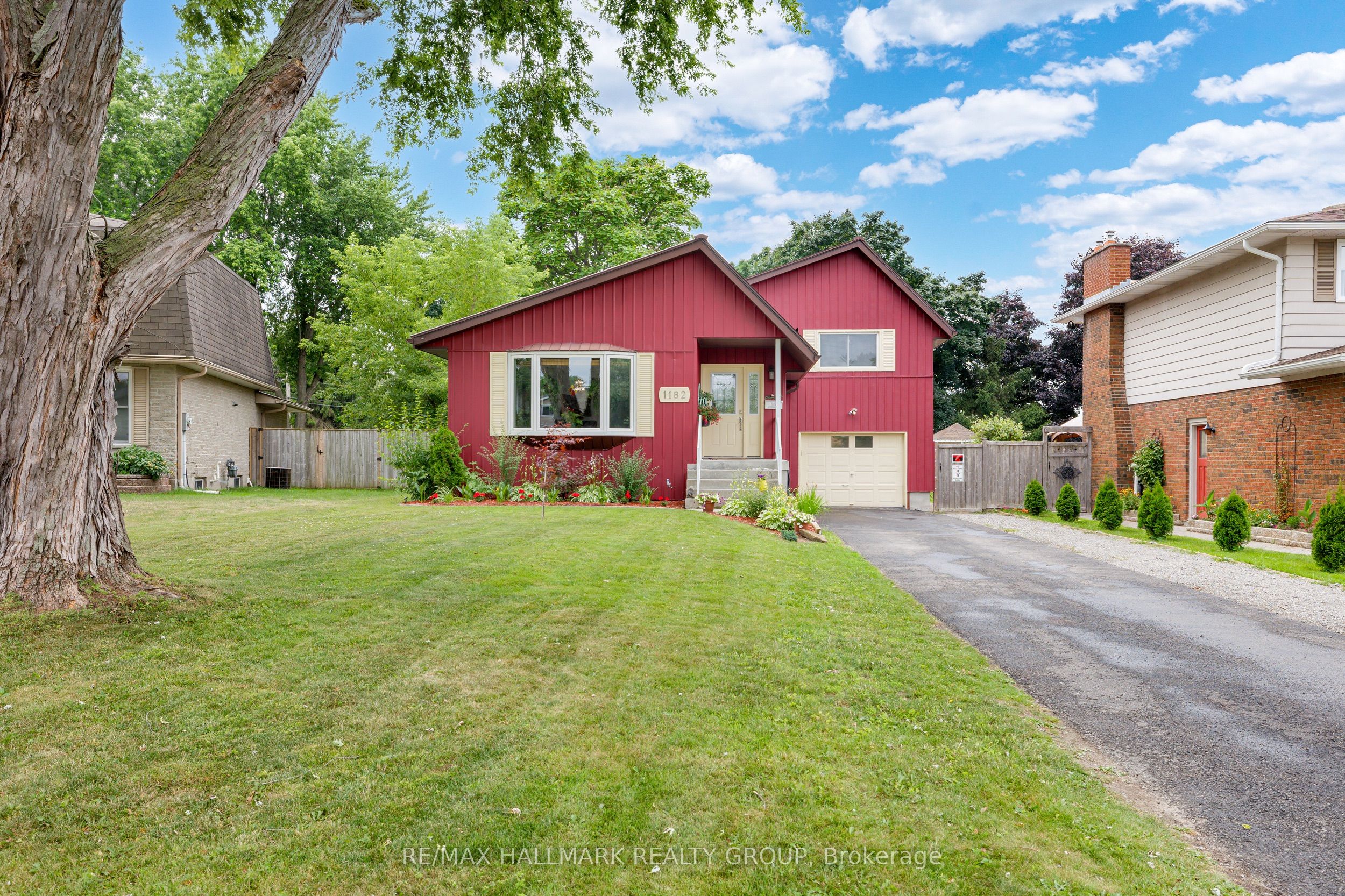 1182 Queensland Place Property Photo