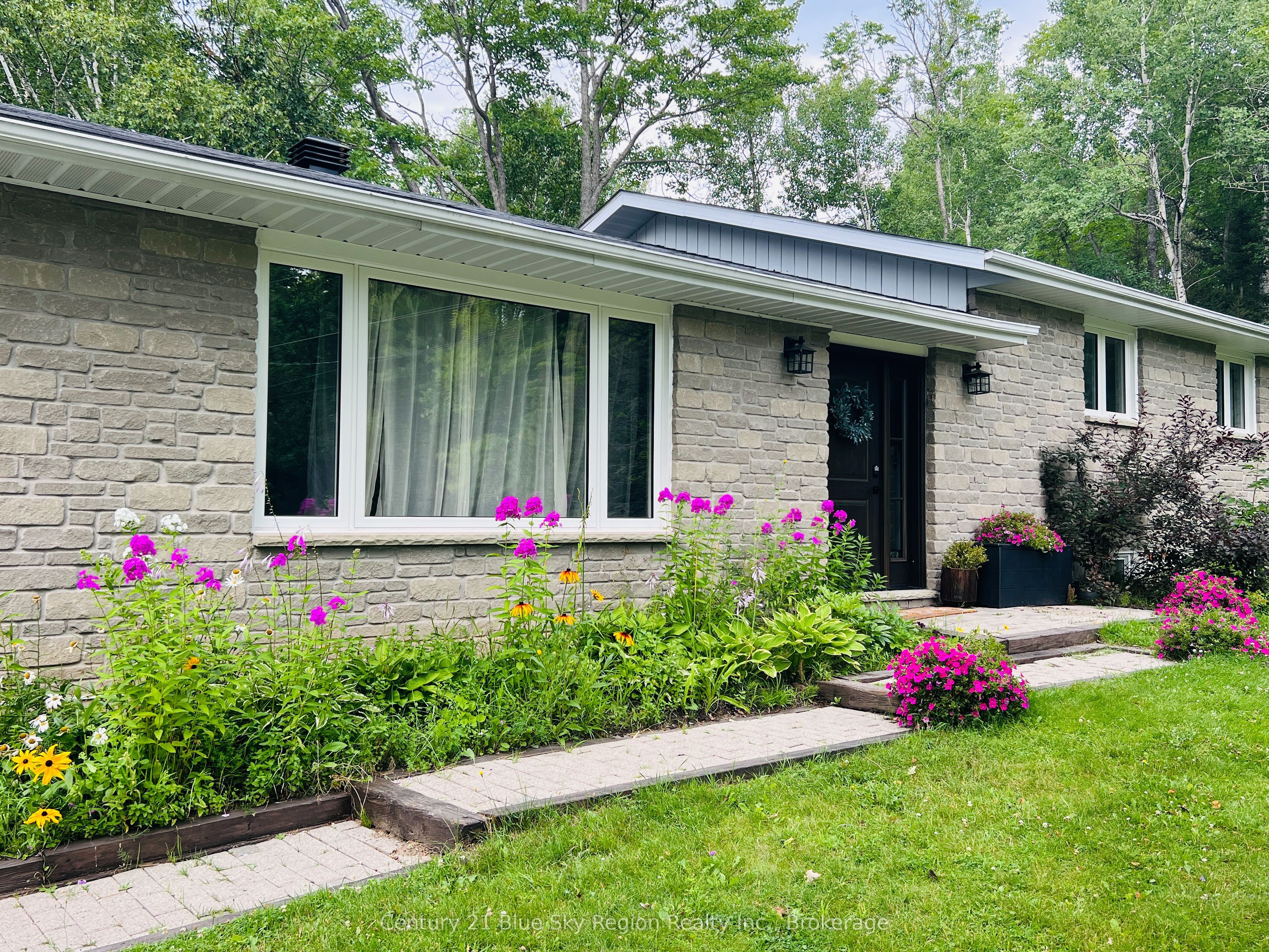 21 Denise Drive Property Photo 1