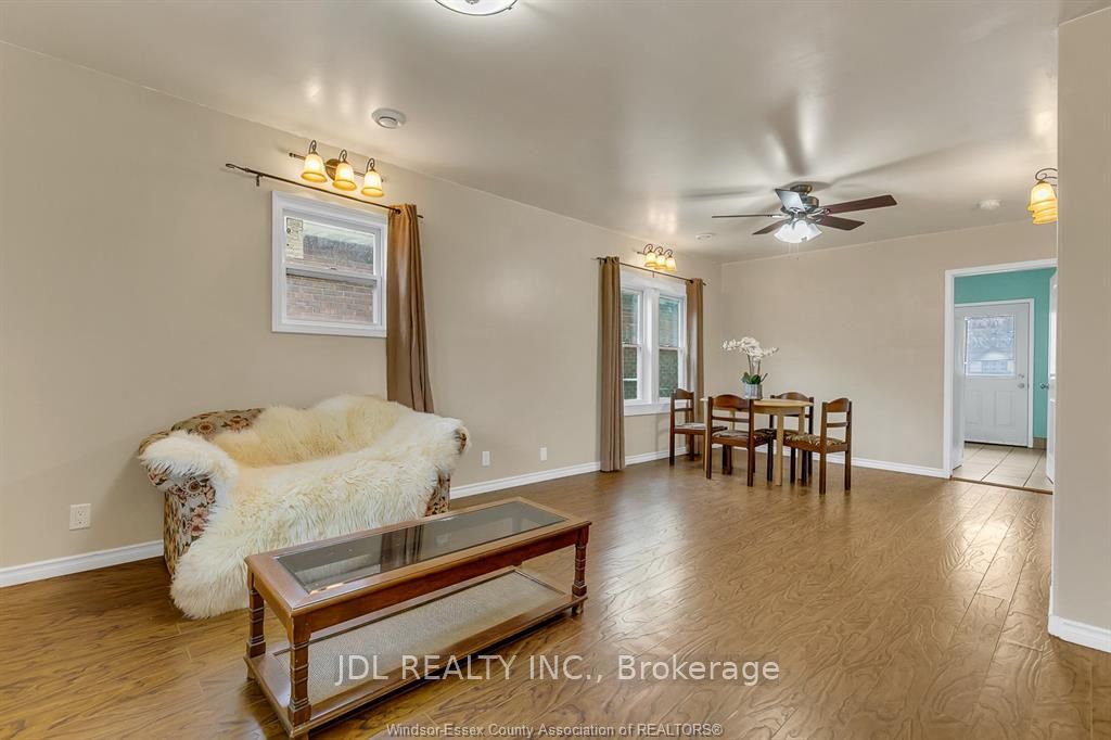 721-723 Campbell Avenue Property Photo 7