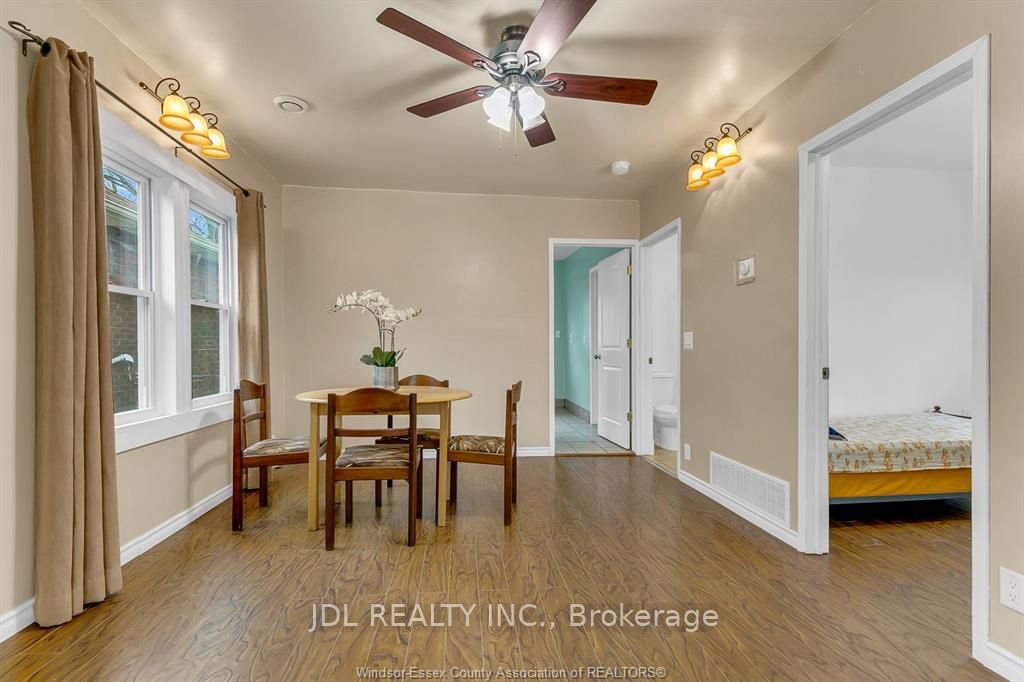 721-723 Campbell Avenue Property Photo 8