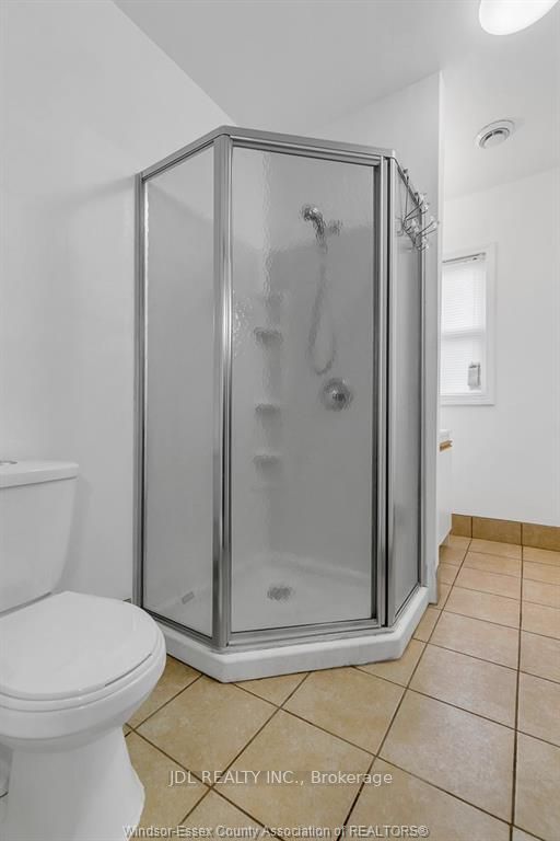 721-723 Campbell Avenue Property Photo 21