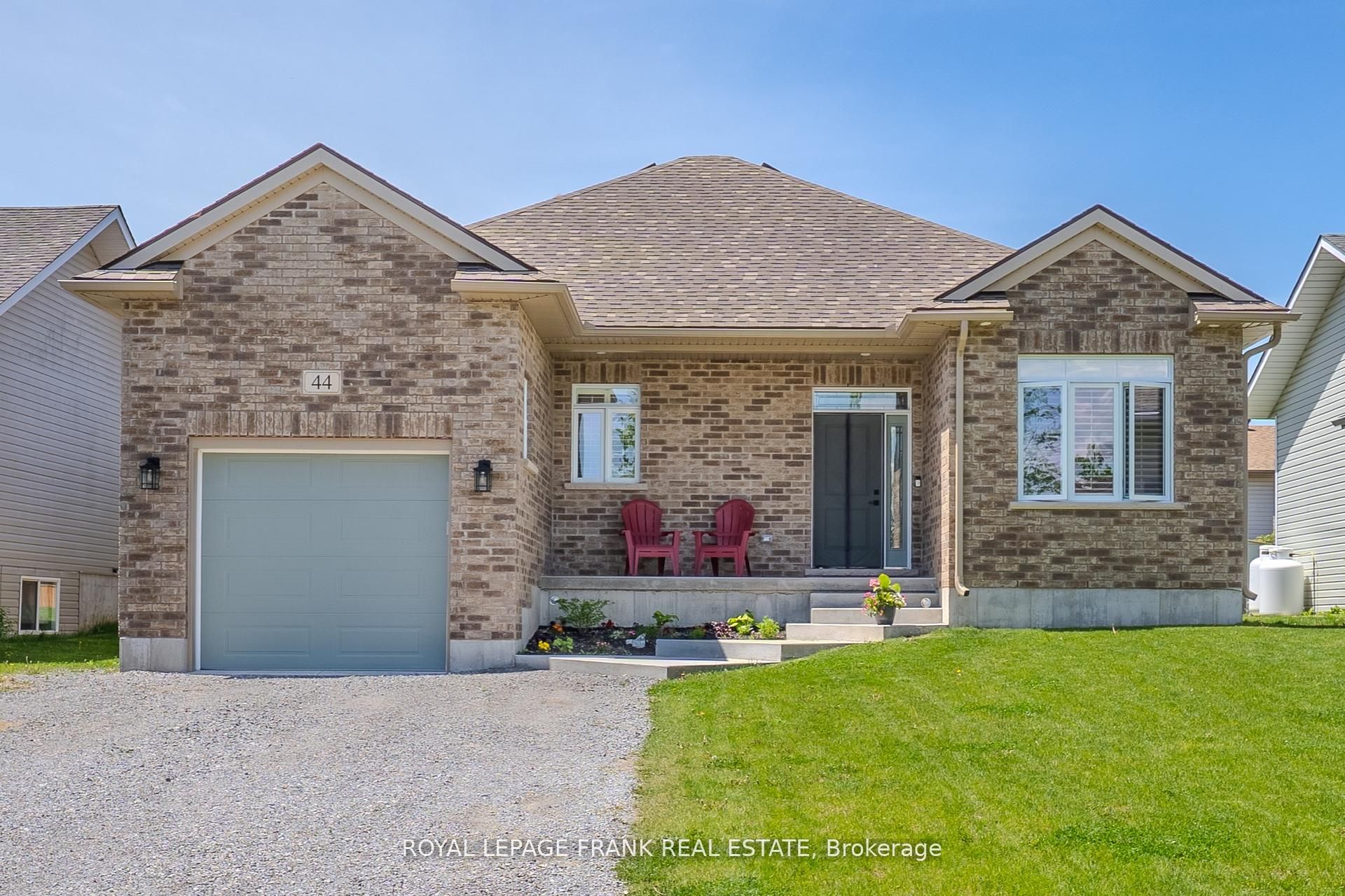 44 Birch Cres Property Photo 1