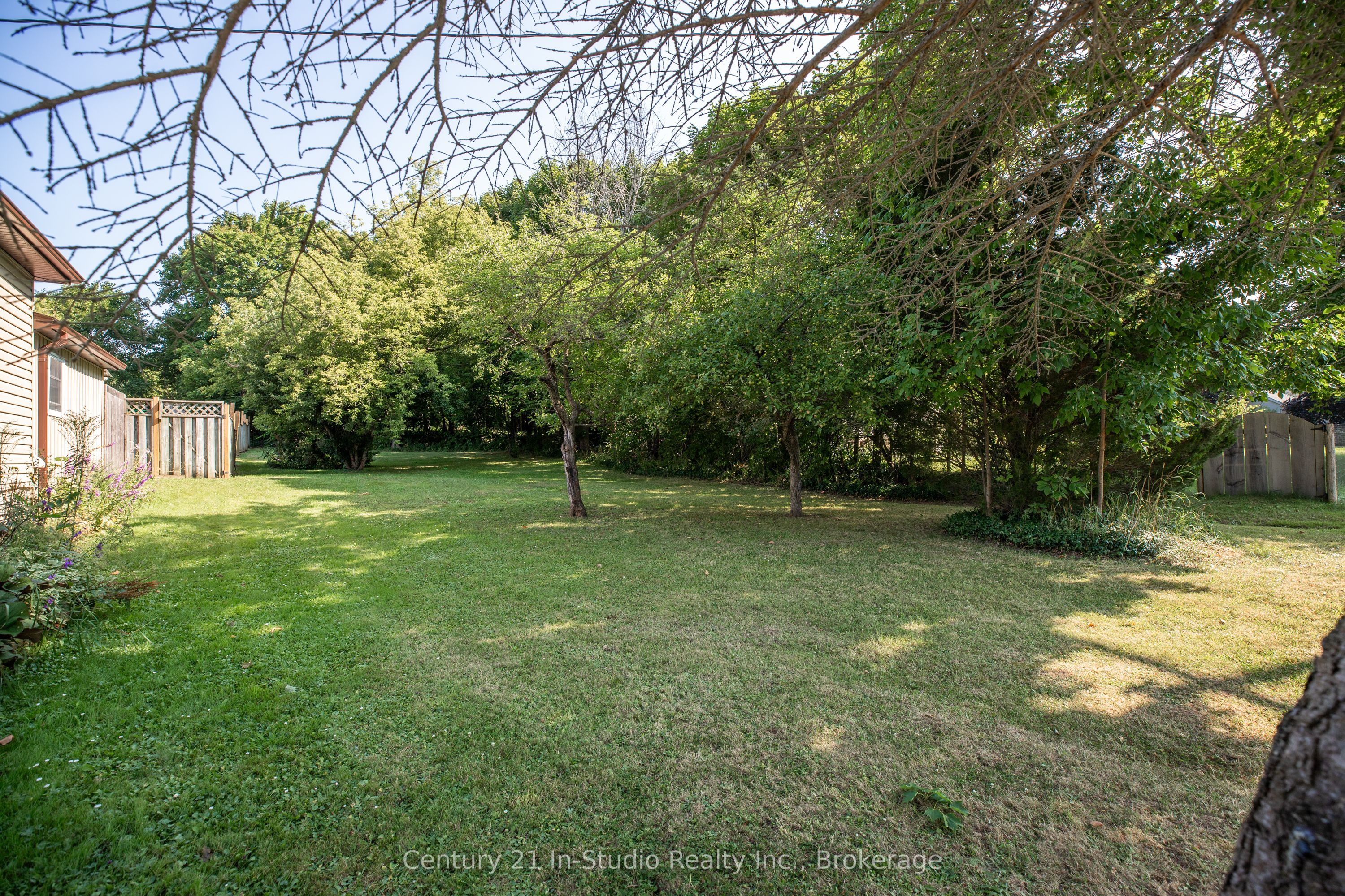 160 Division St Property Photo 1