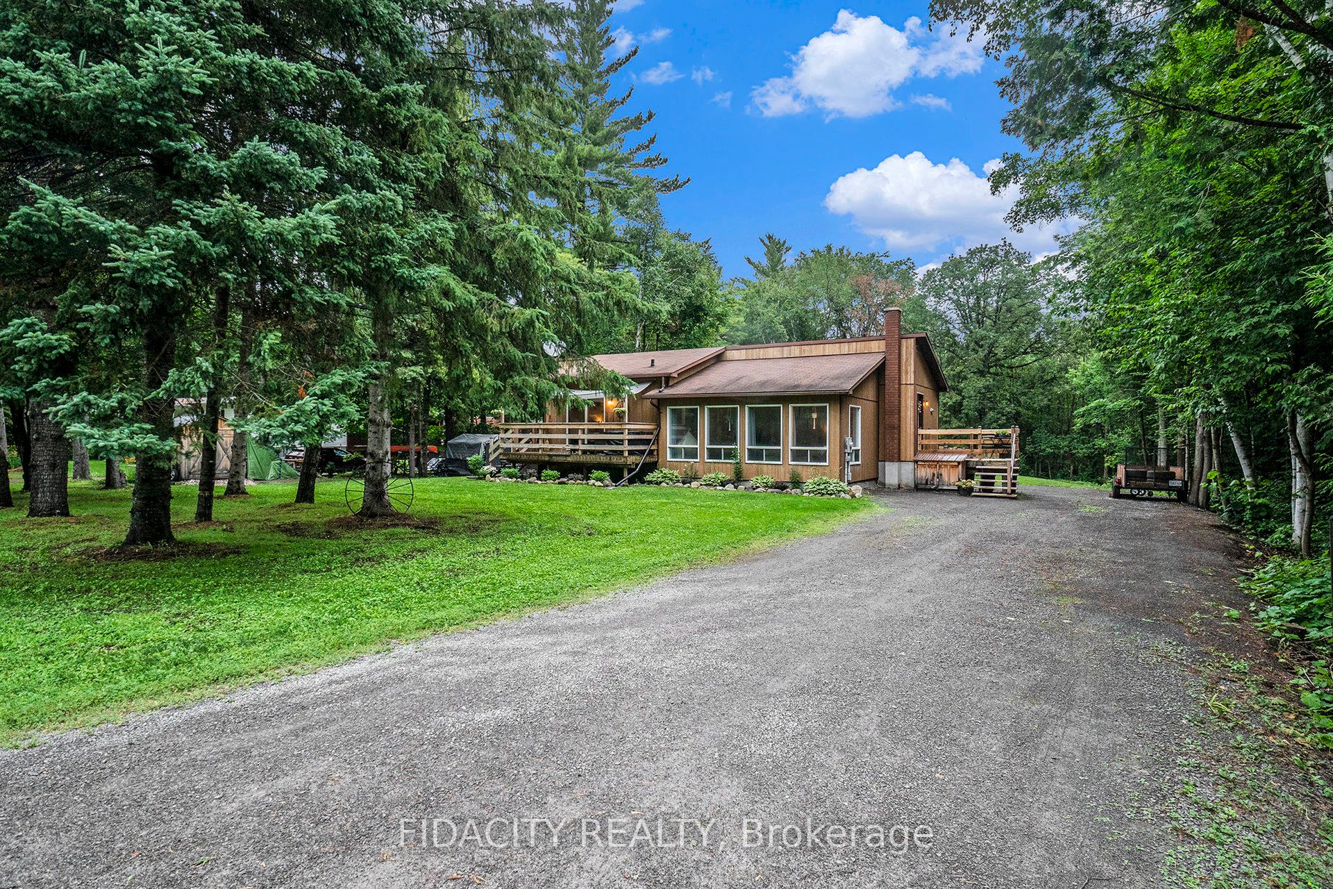 2752 8th Concession North Pakenham Road Property Photo 1