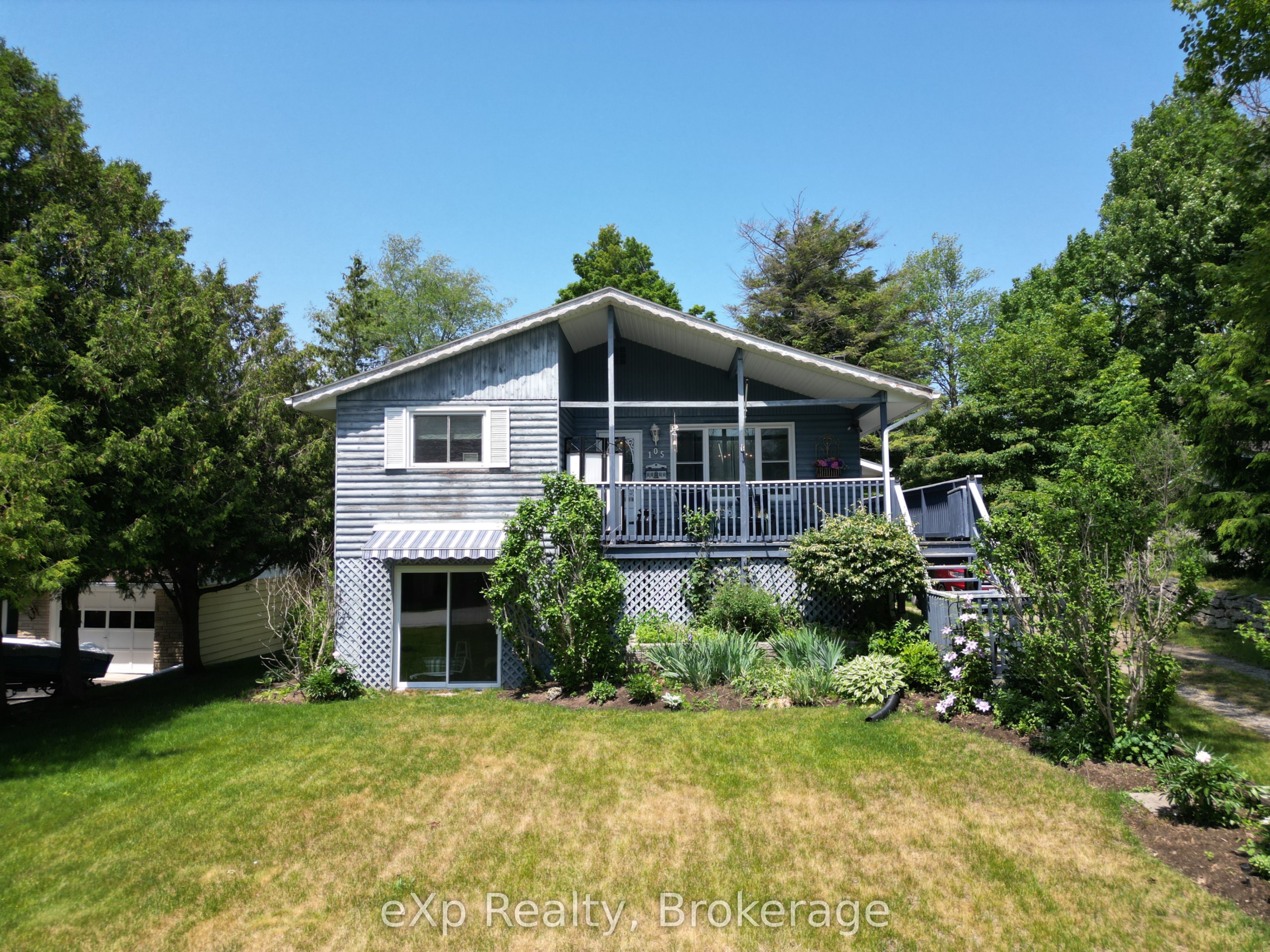105 Menomini Road Property Photo 1