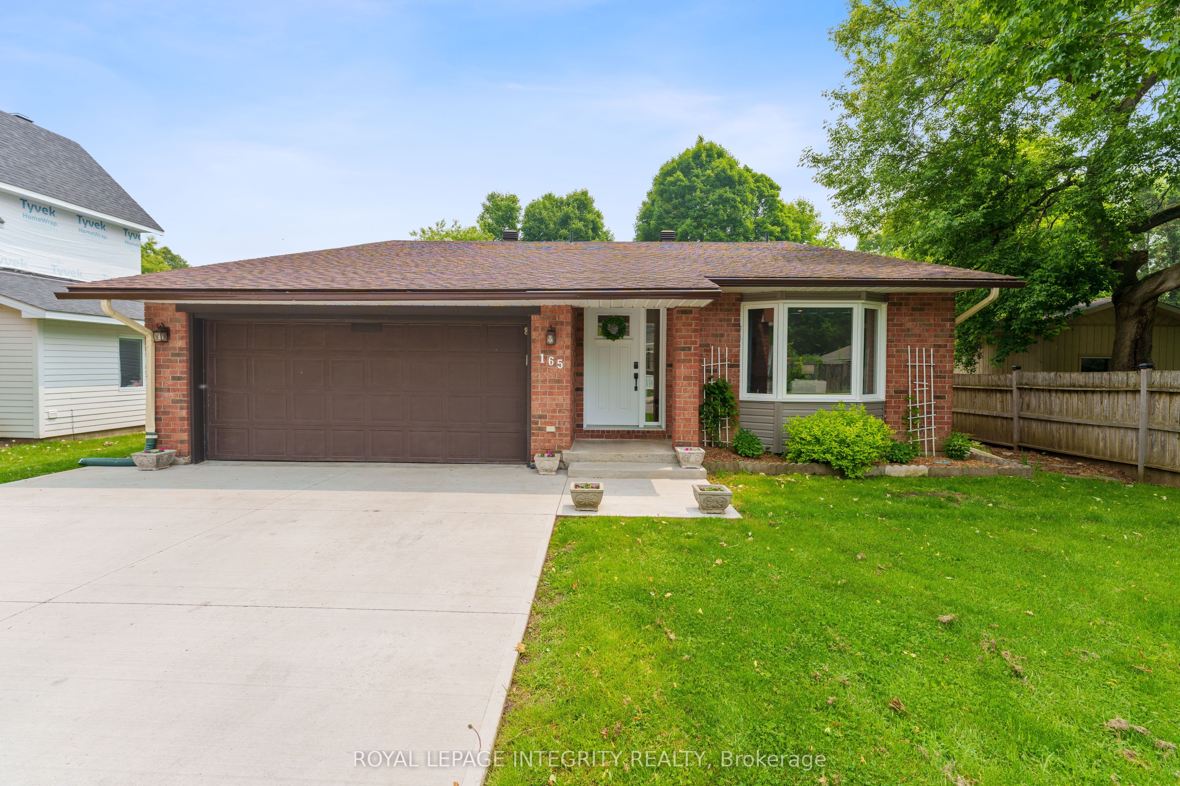 165 Maude St