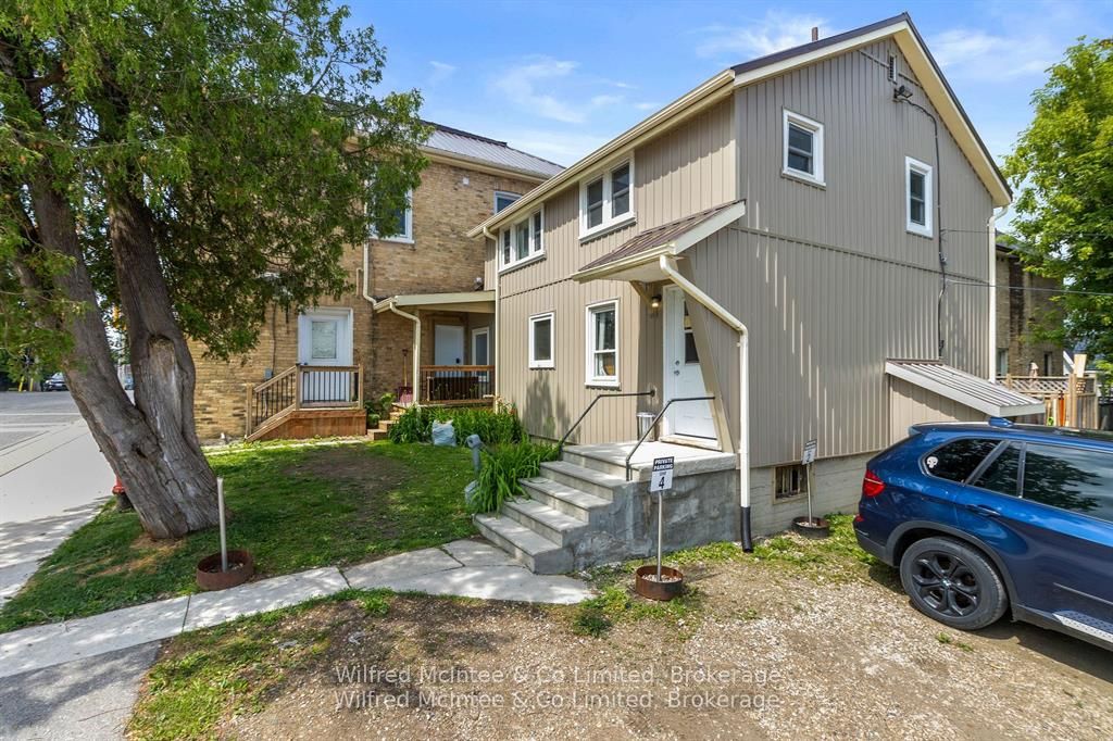 4 Elora Street N Property Photo 1