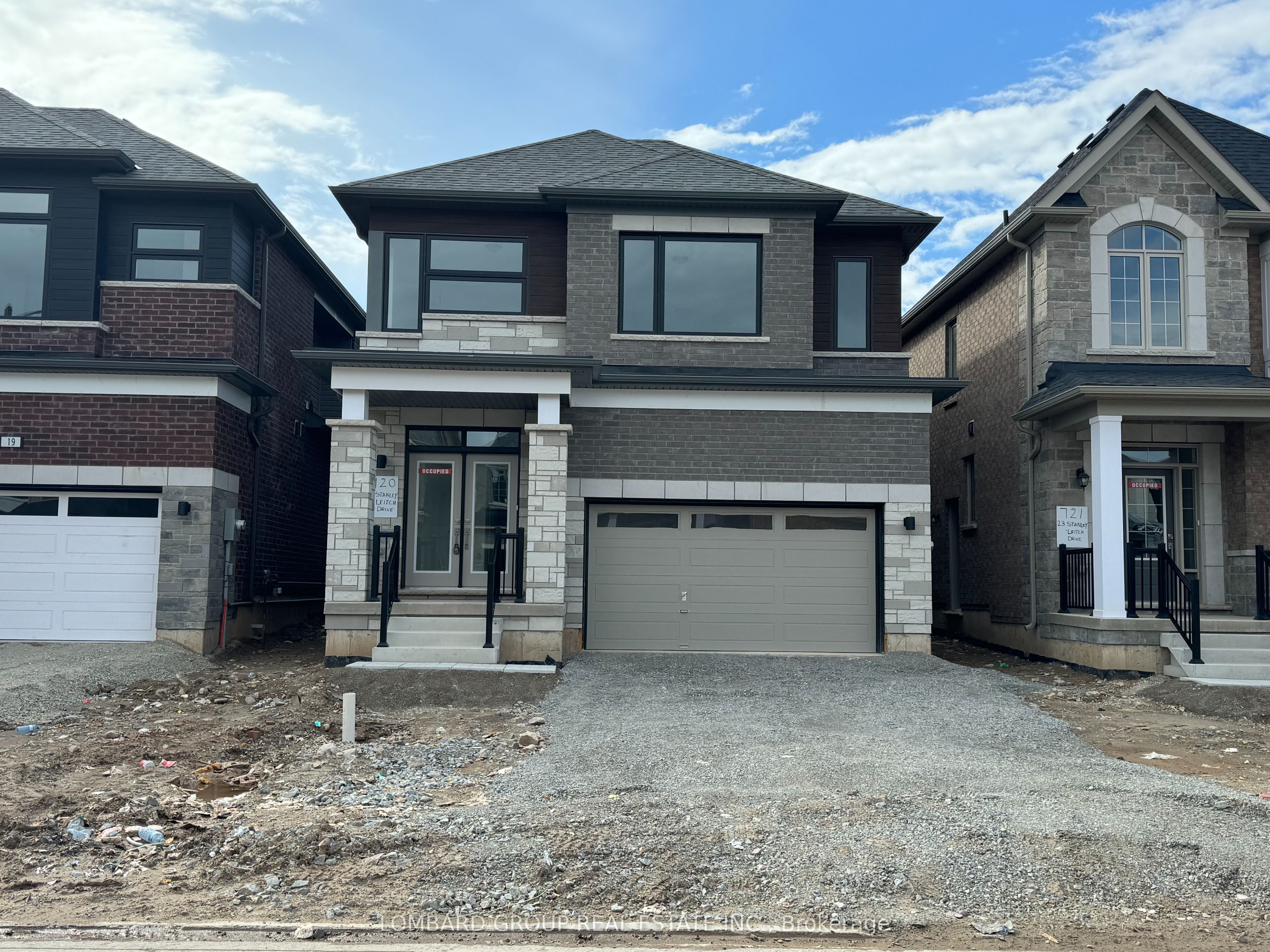 21 Stanley Leitch Drive Property Photo 1