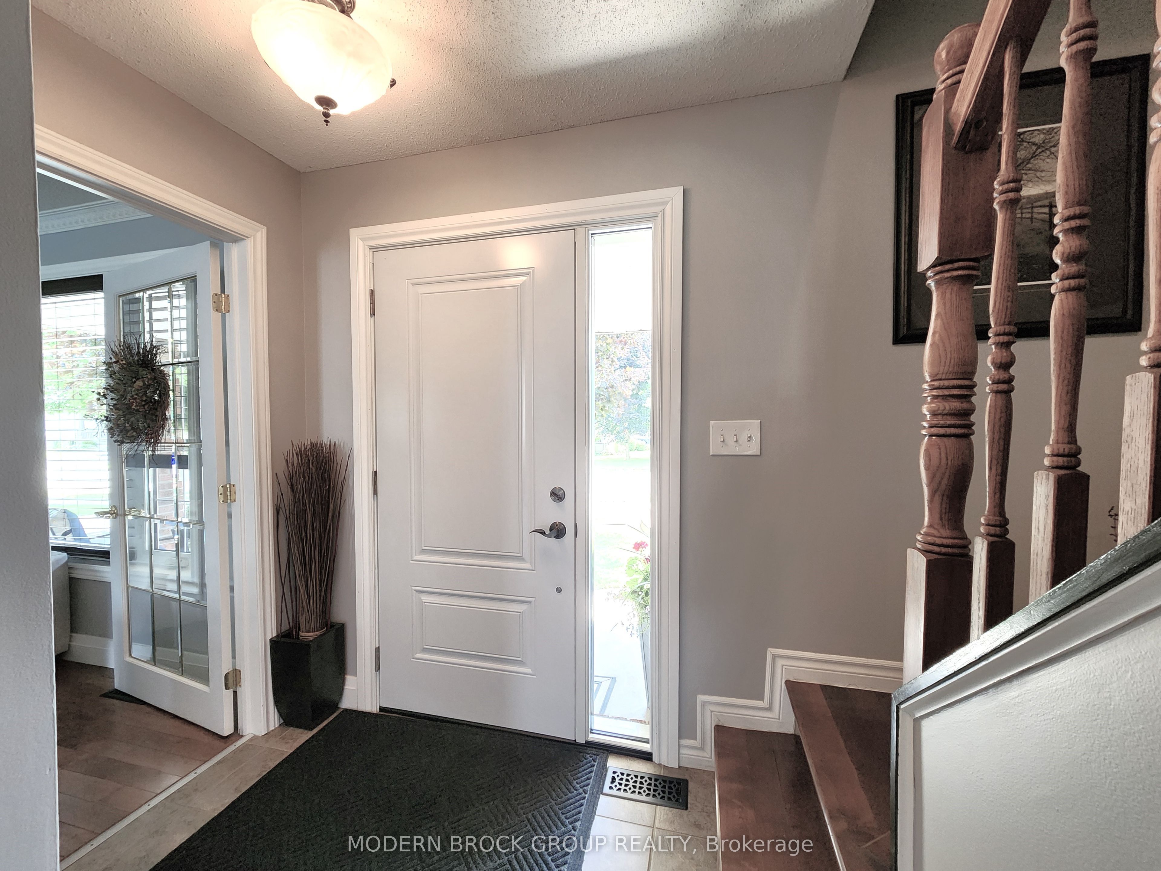 408 Pearl Street W Property Photo 5