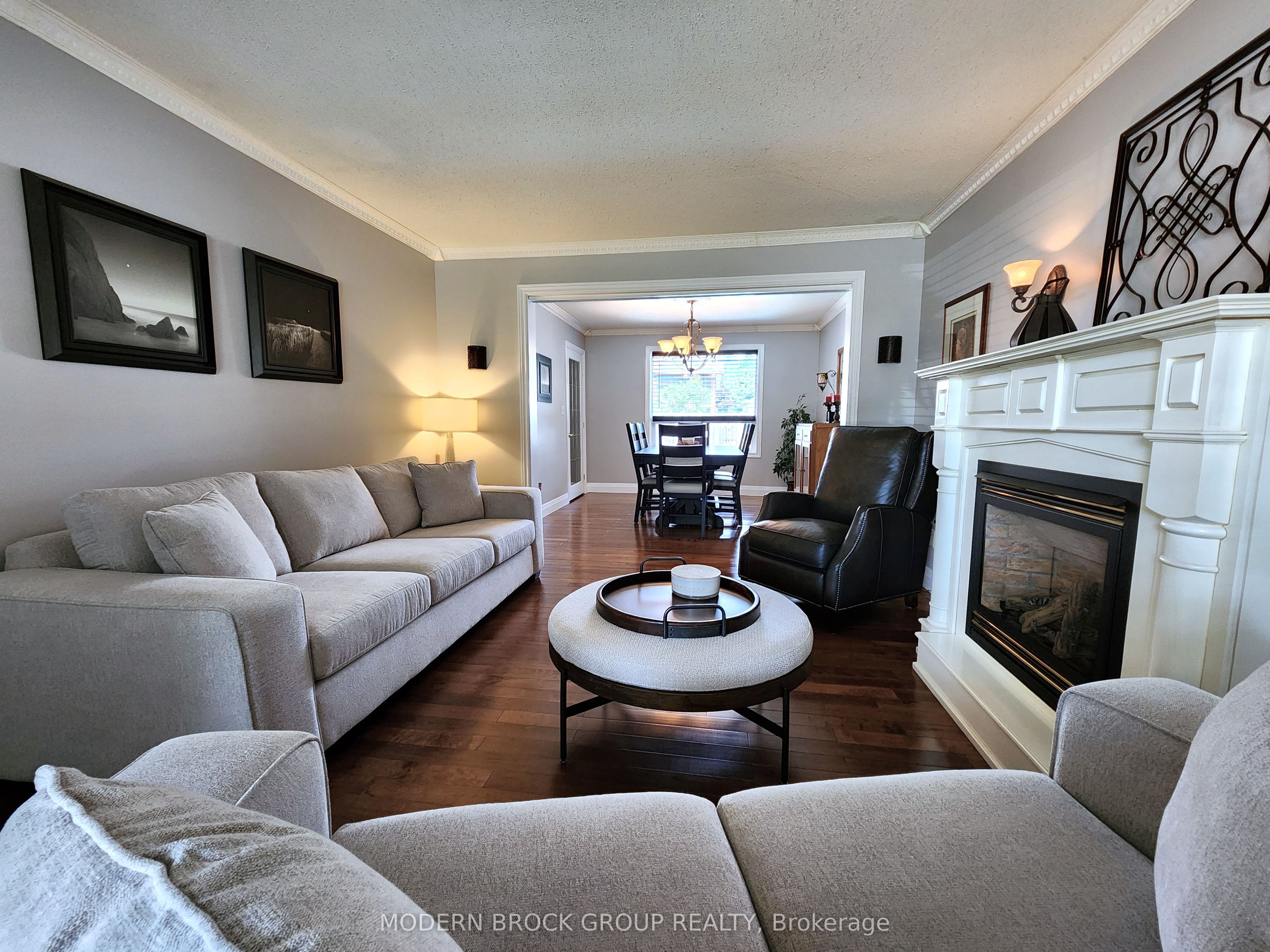 408 Pearl Street W Property Photo 9