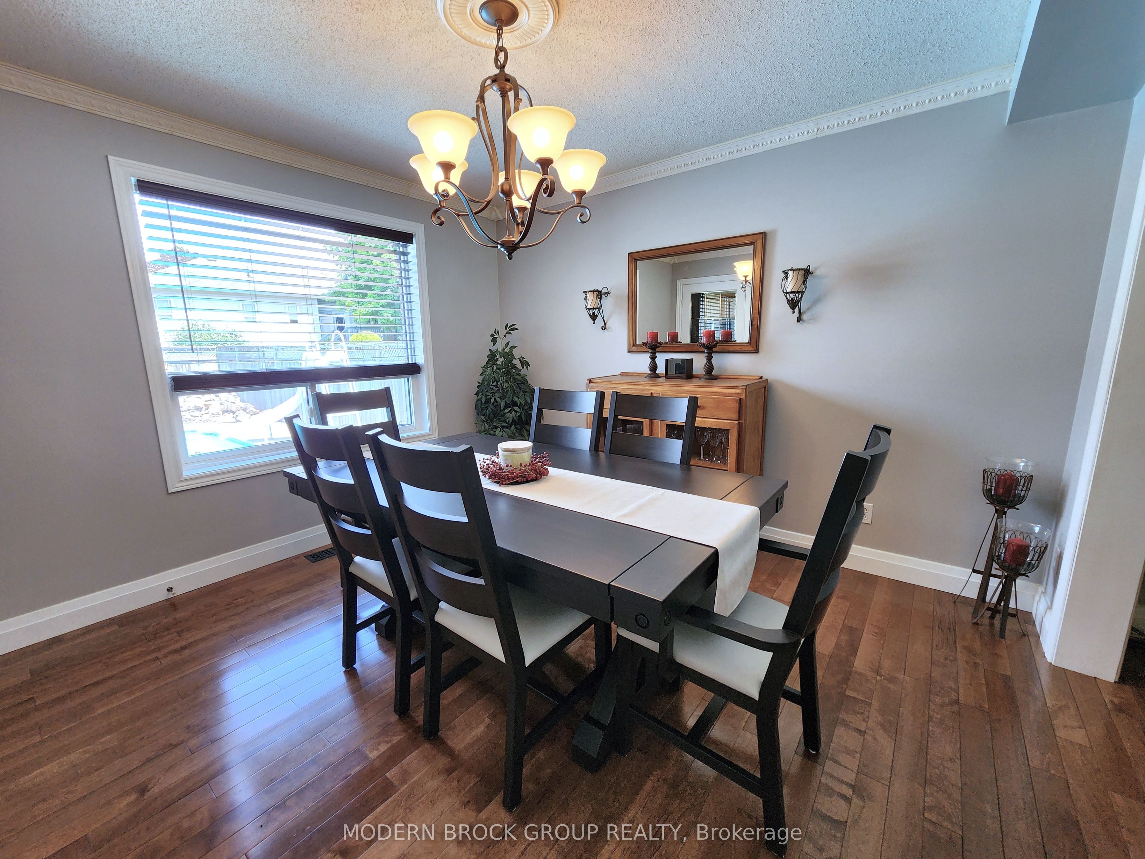 408 Pearl Street W Property Photo 11