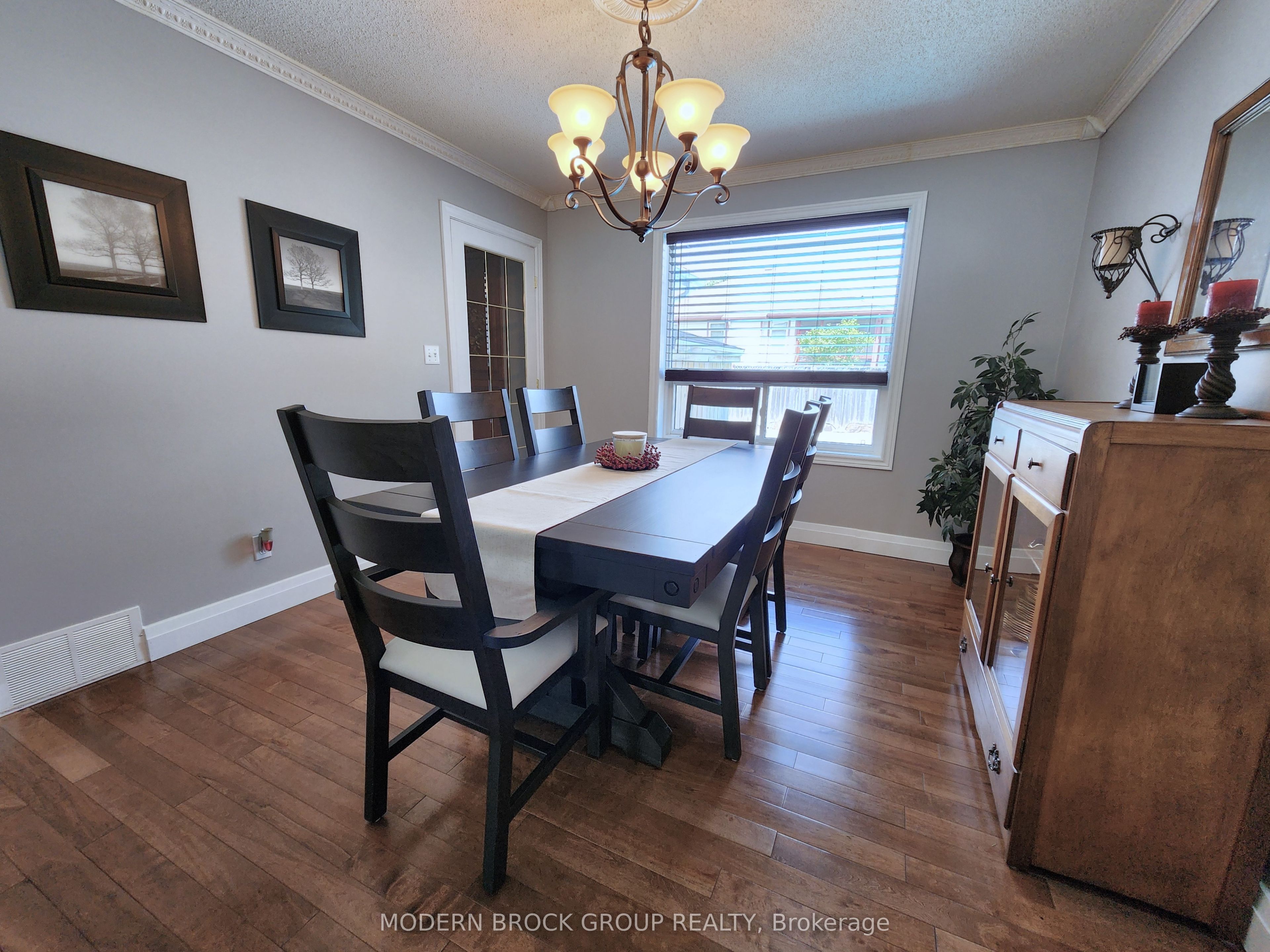 408 Pearl Street W Property Photo 12