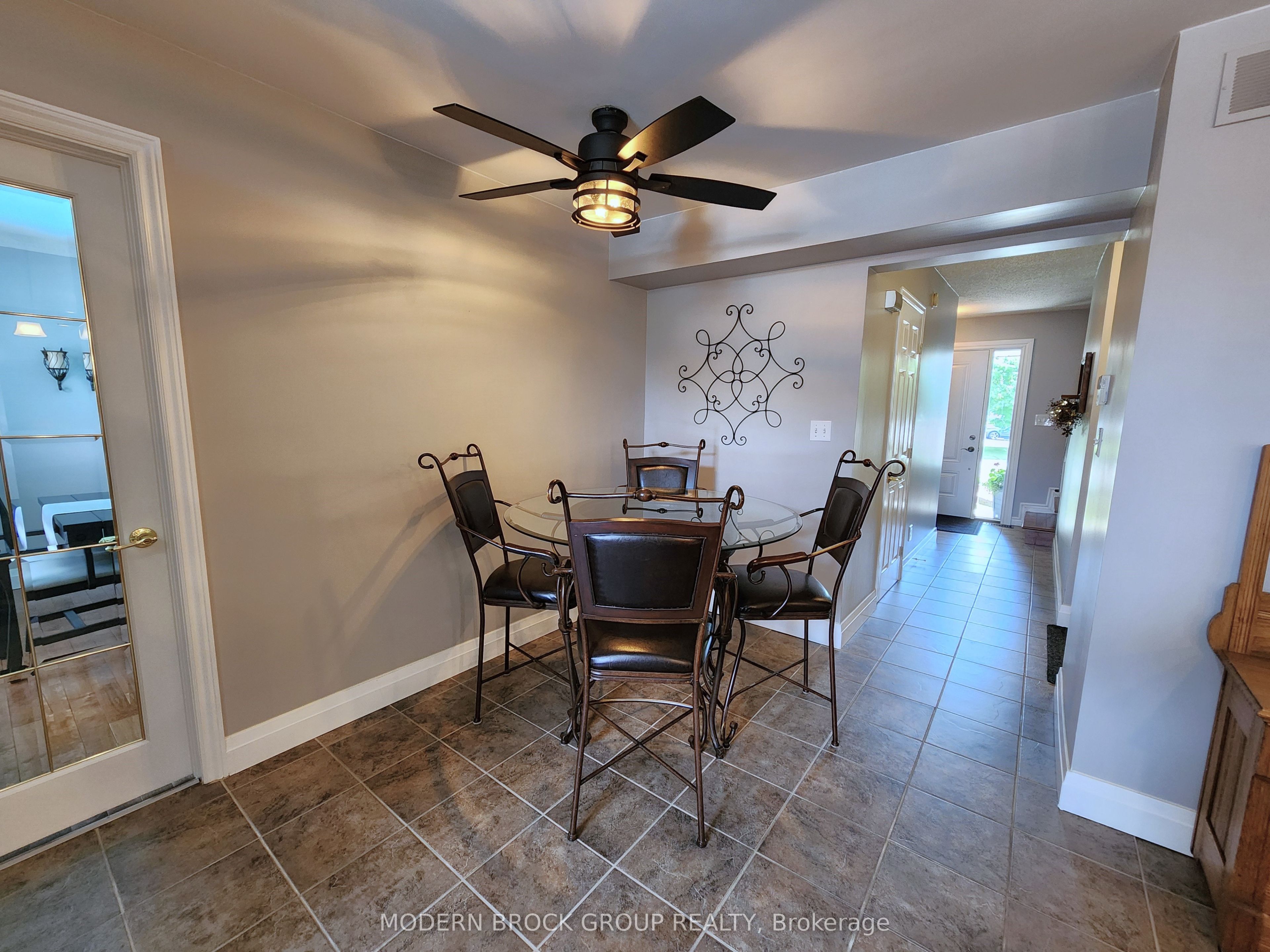 408 Pearl Street W Property Photo 18