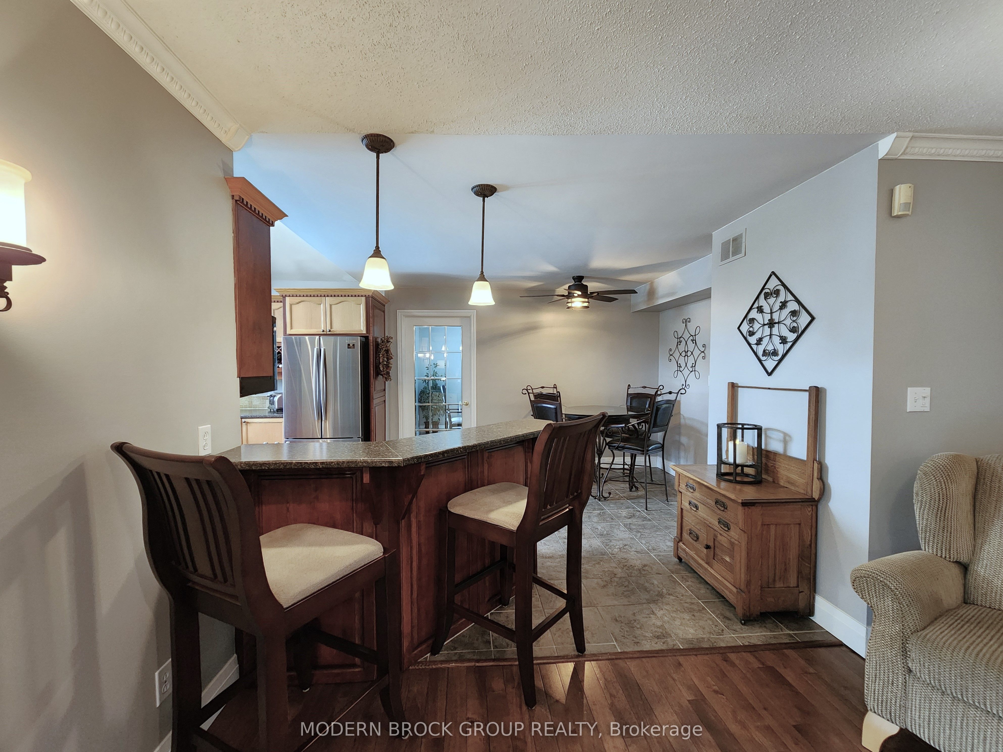 408 Pearl Street W Property Photo 19