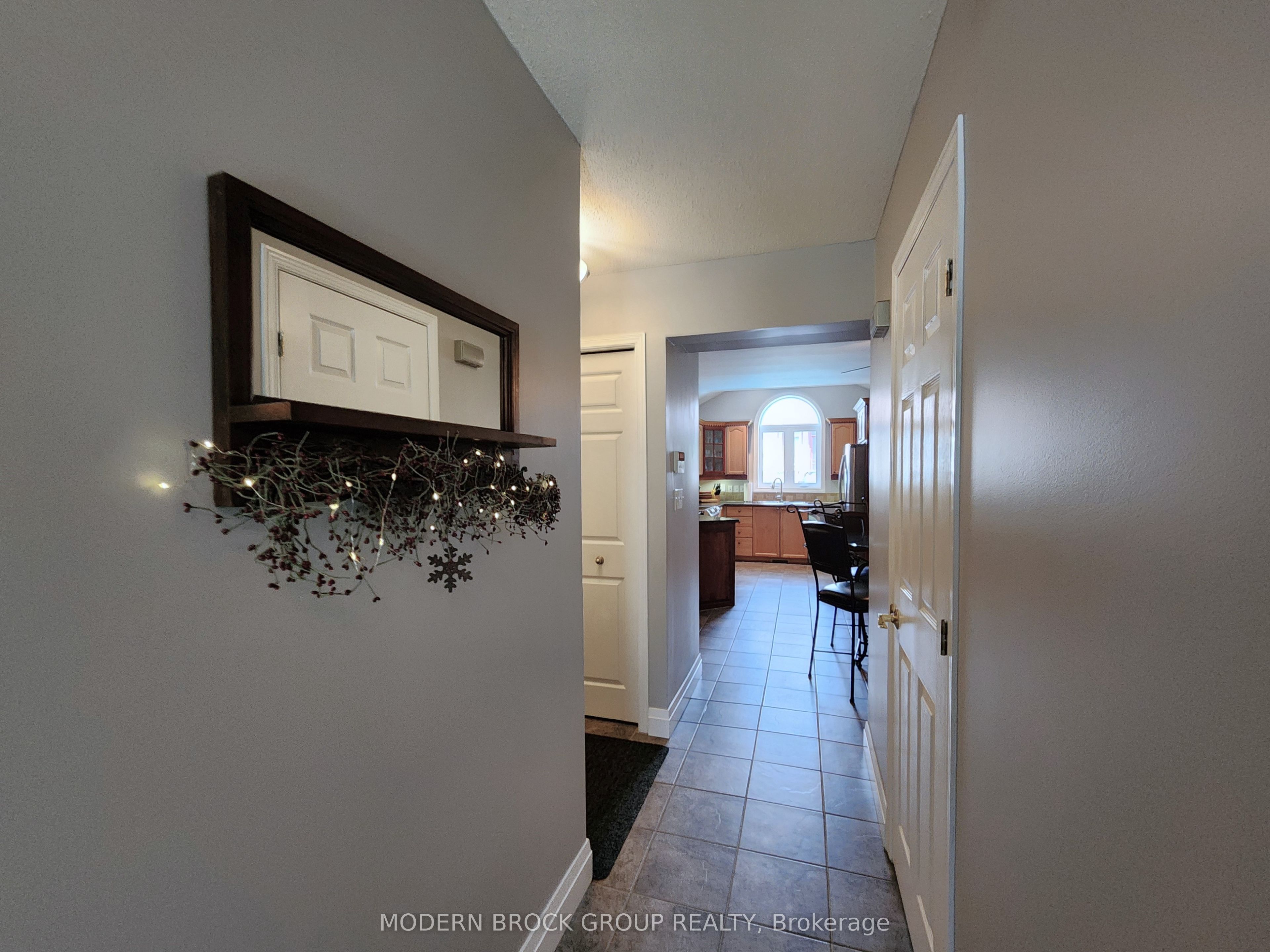 408 Pearl Street W Property Photo 23