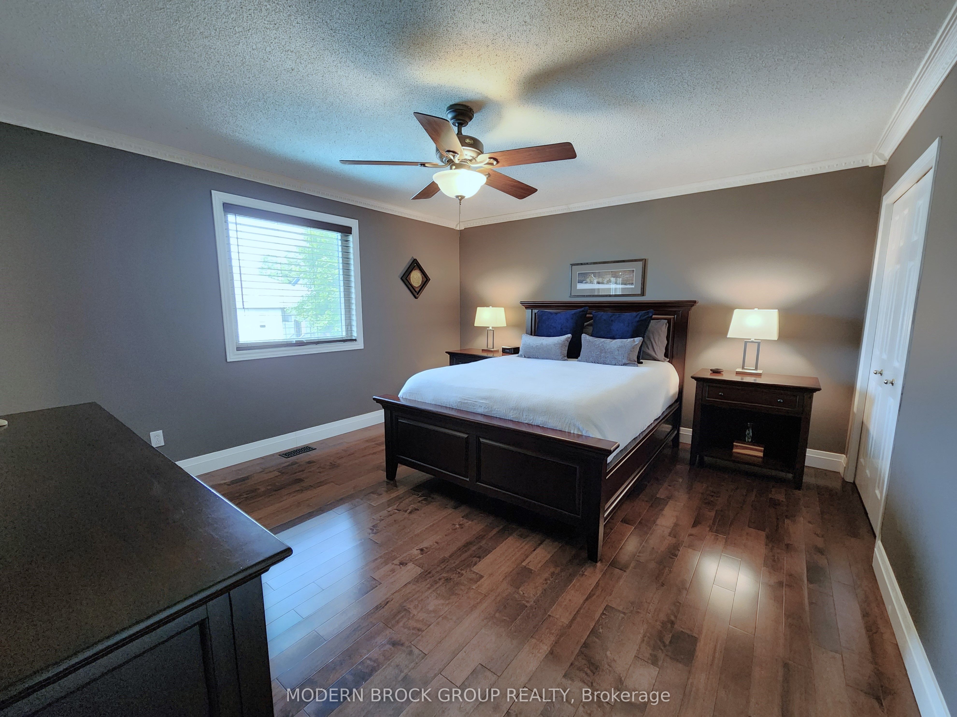 408 Pearl Street W Property Photo 27