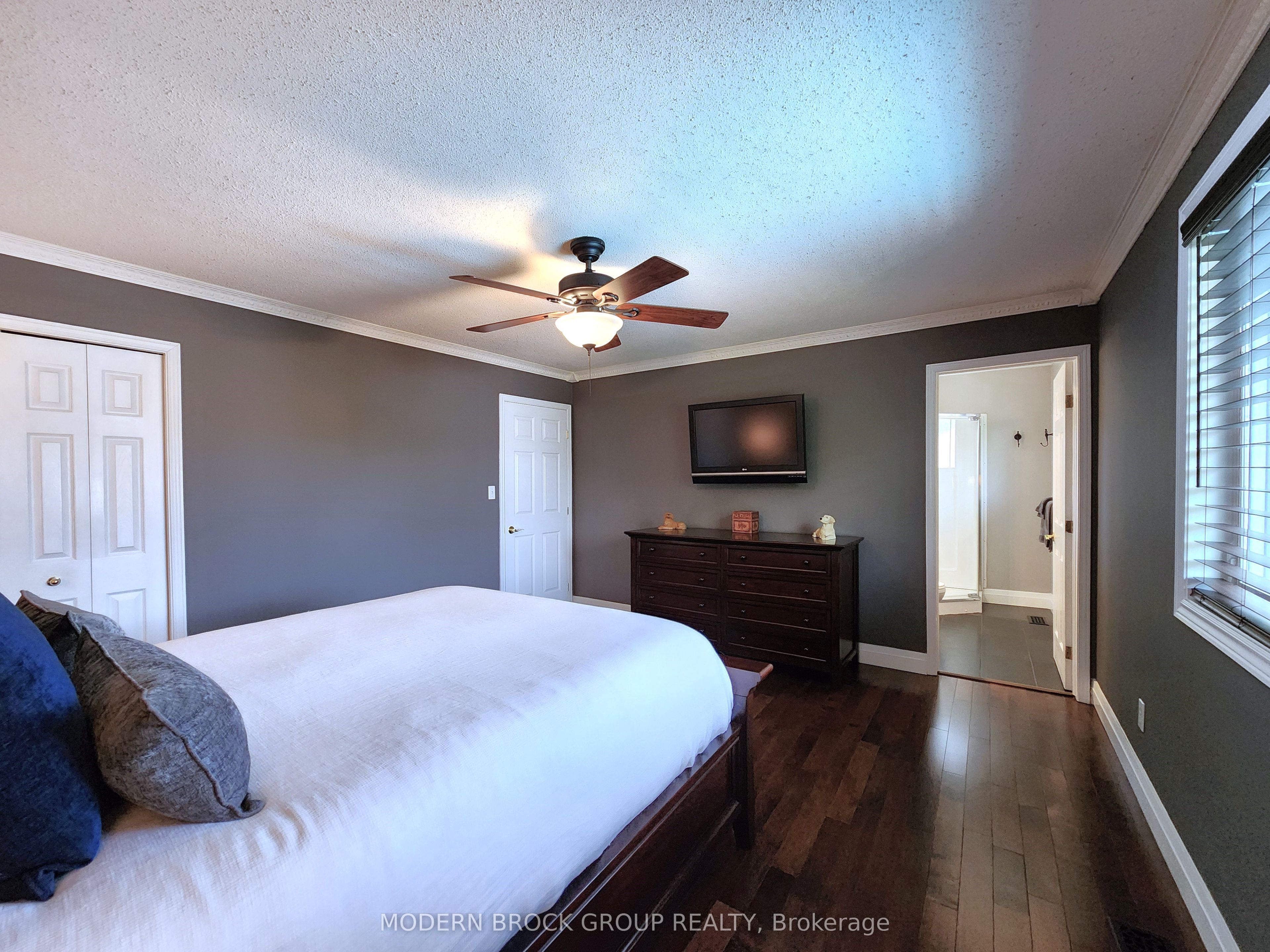408 Pearl Street W Property Photo 28
