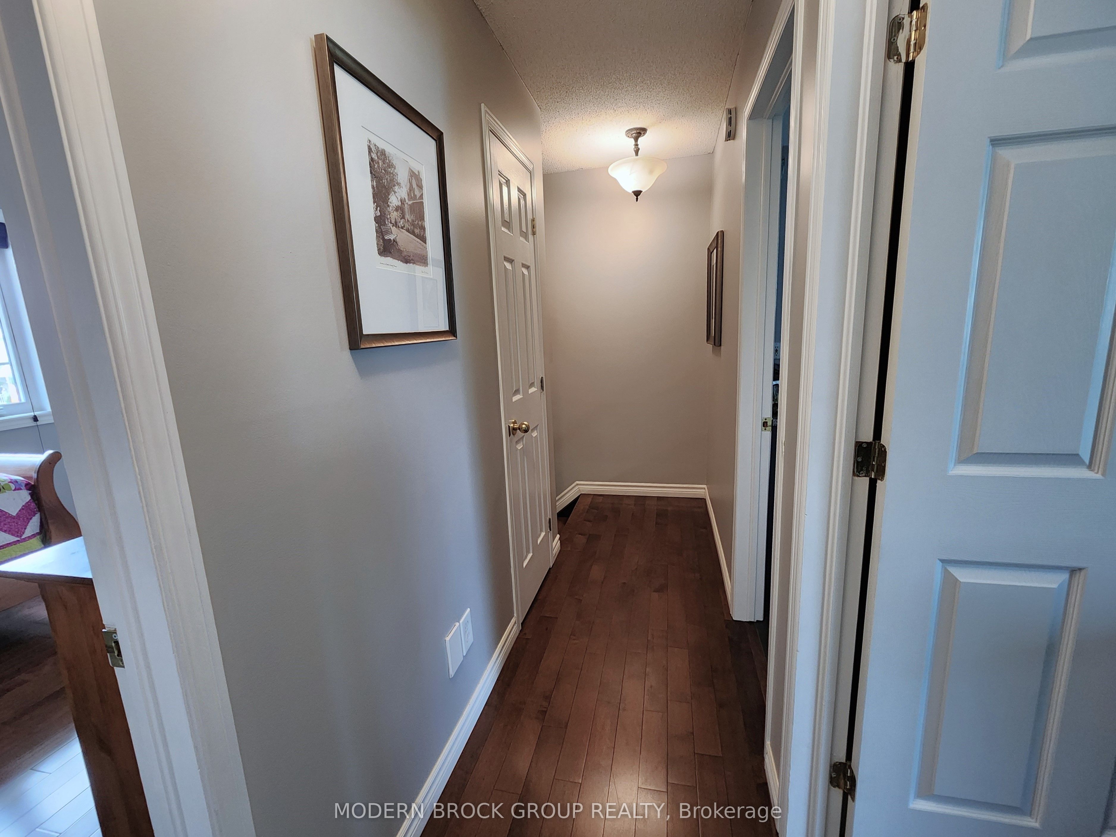 408 Pearl Street W Property Photo 35
