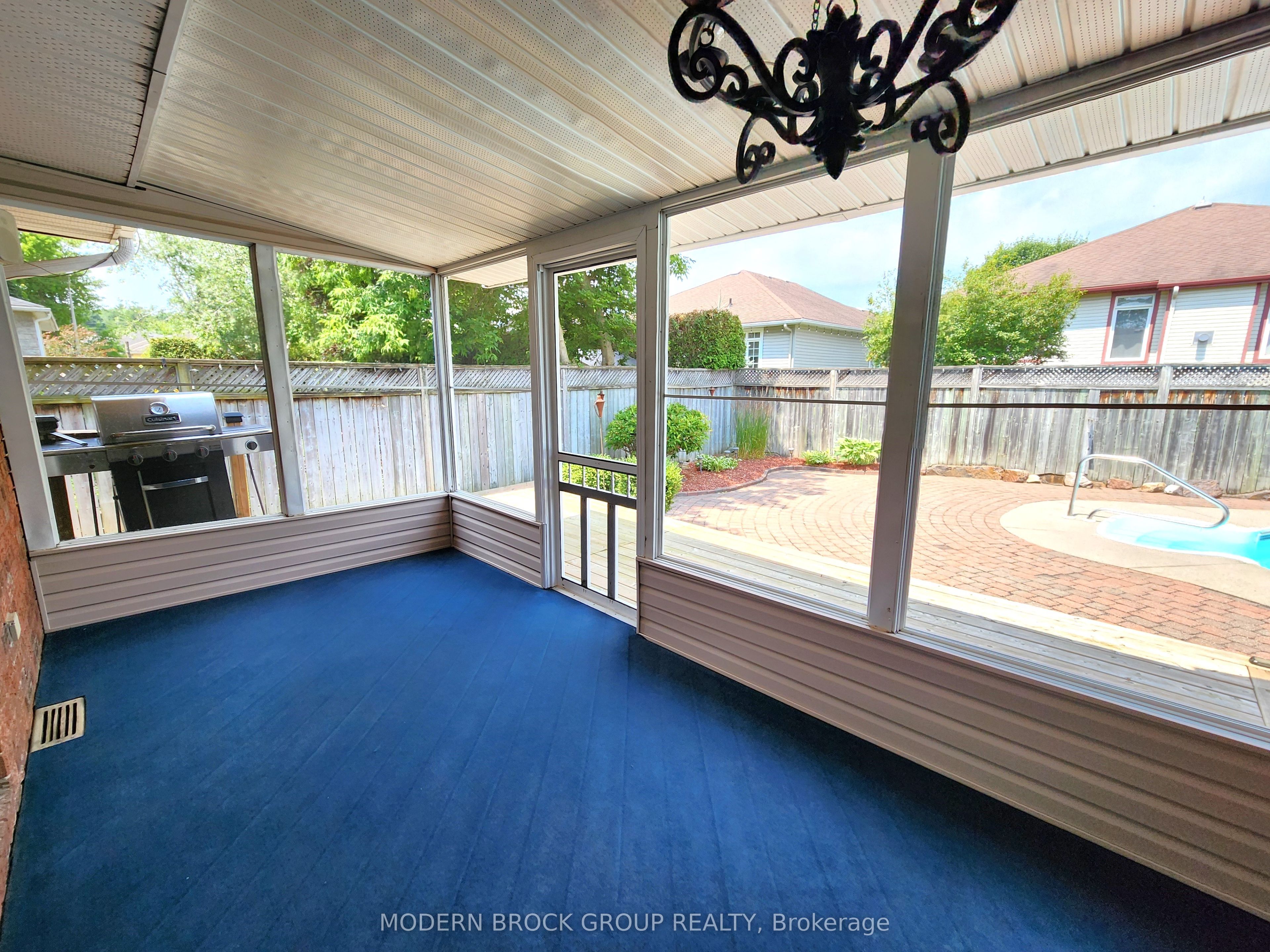 408 Pearl Street W Property Photo 46