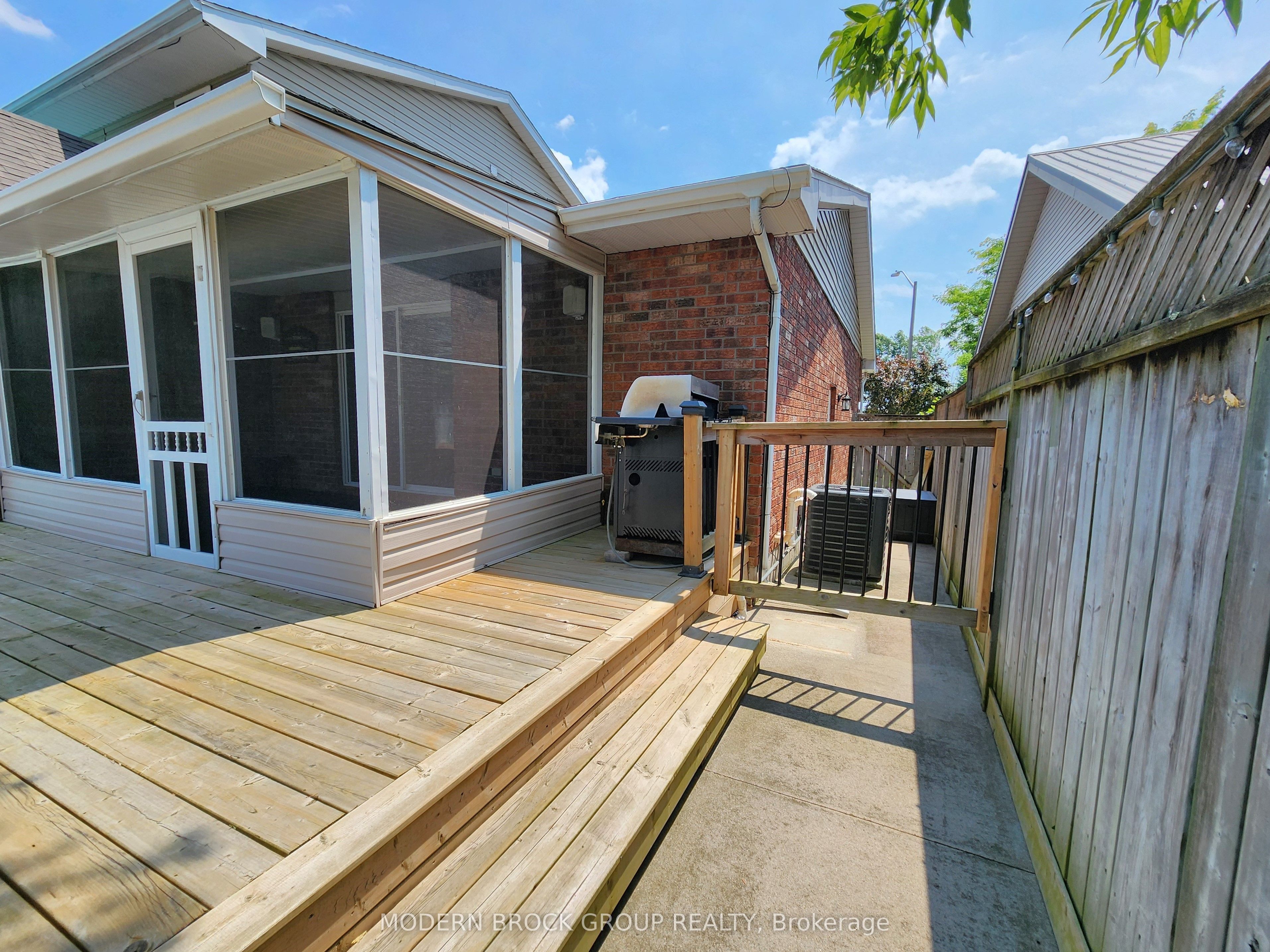 408 Pearl Street W Property Photo 49