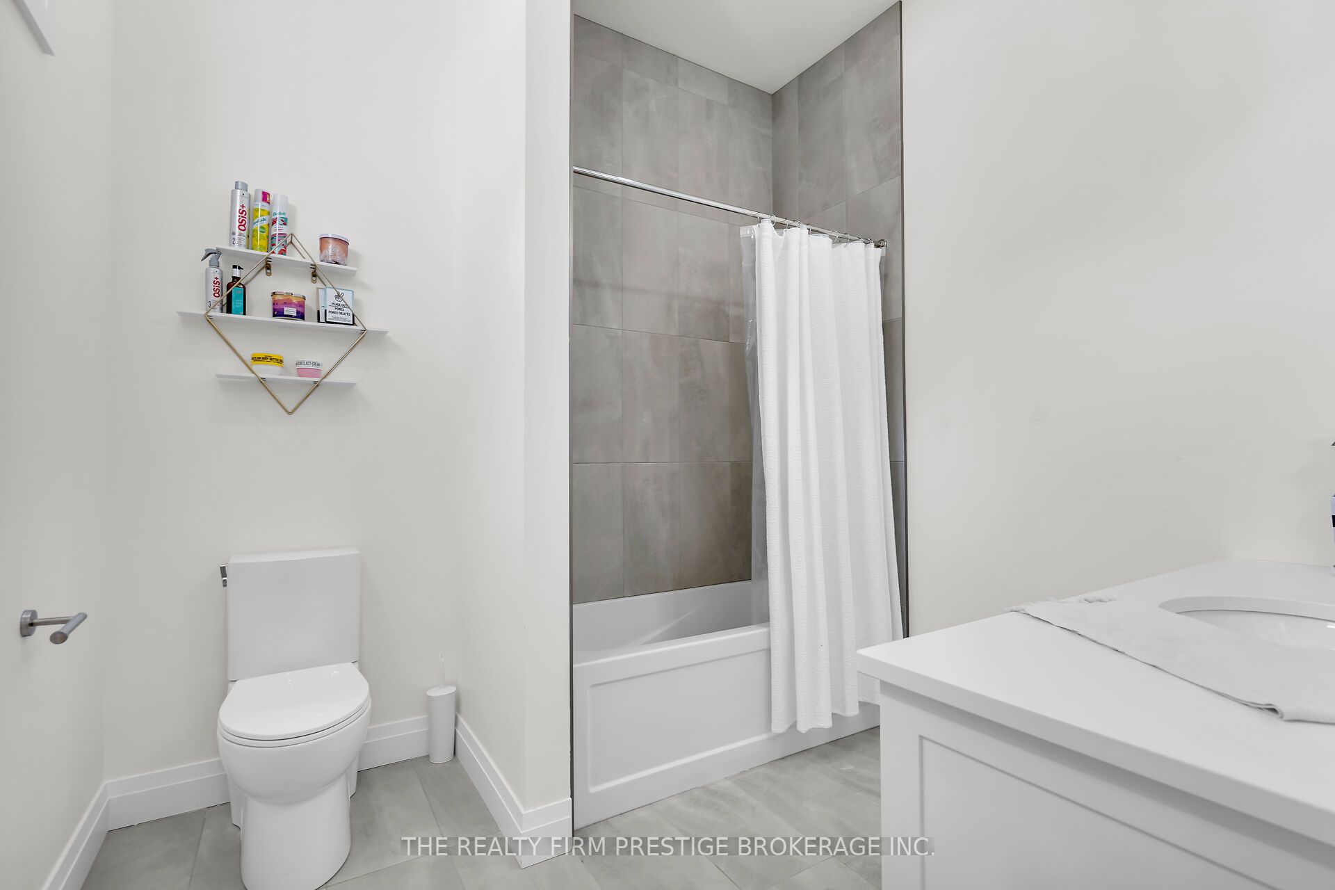 97 Simcoe Avenue Property Photo 32