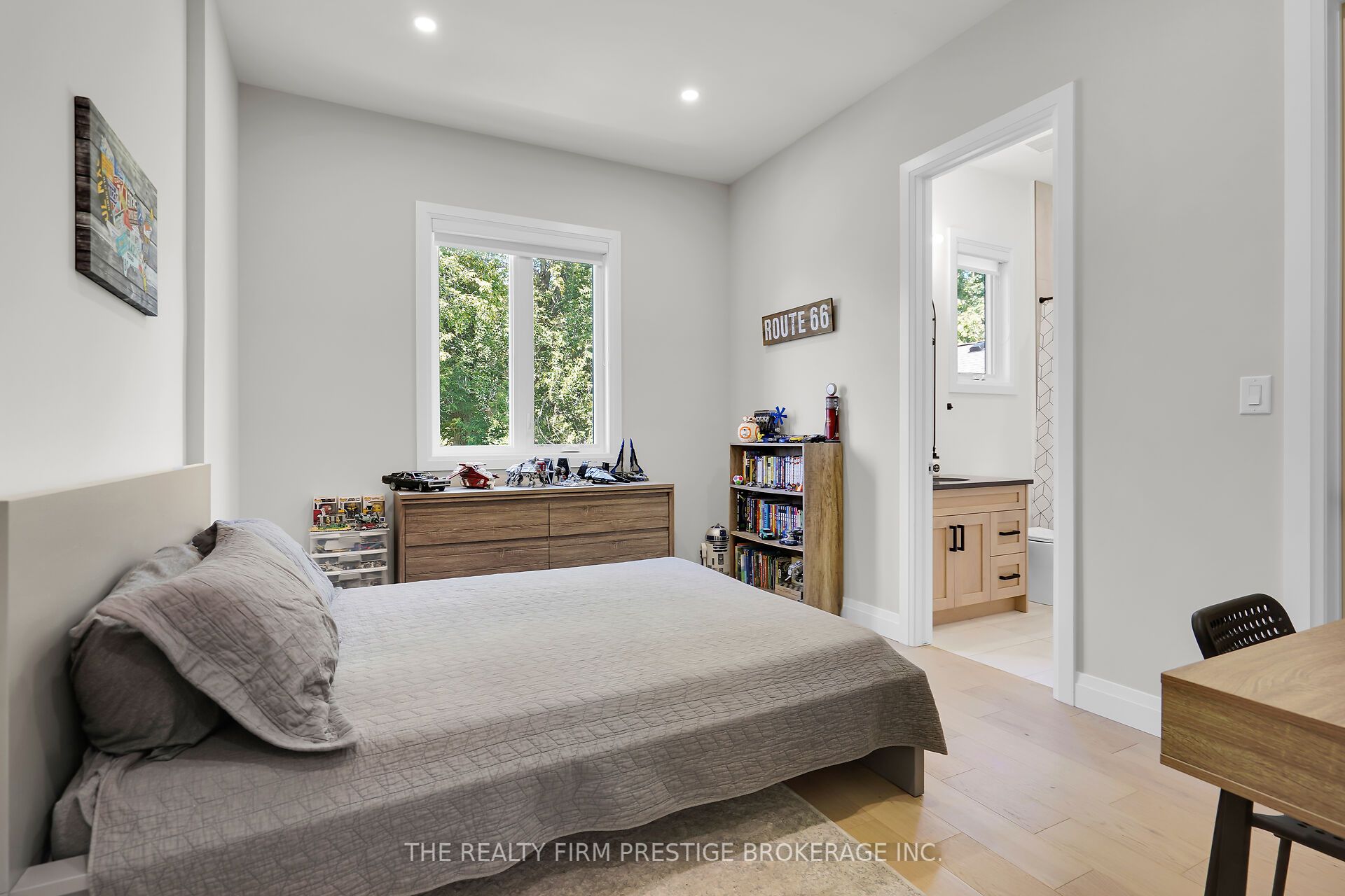 97 Simcoe Avenue Property Photo 34