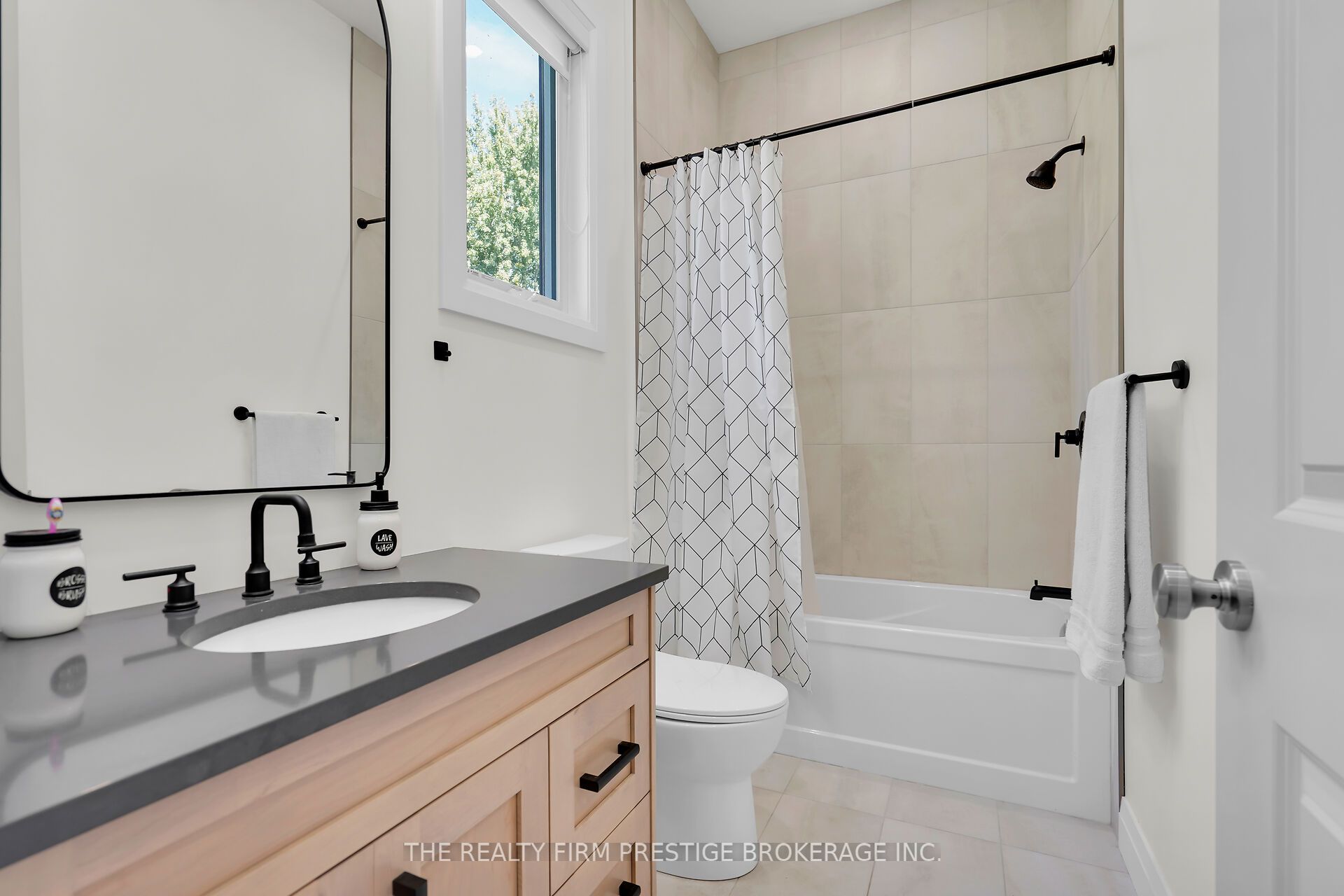 97 Simcoe Avenue Property Photo 36