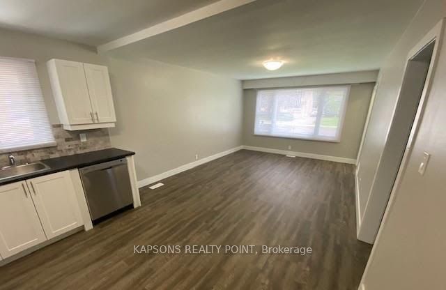 317 Manitoba Street Property Photo 4
