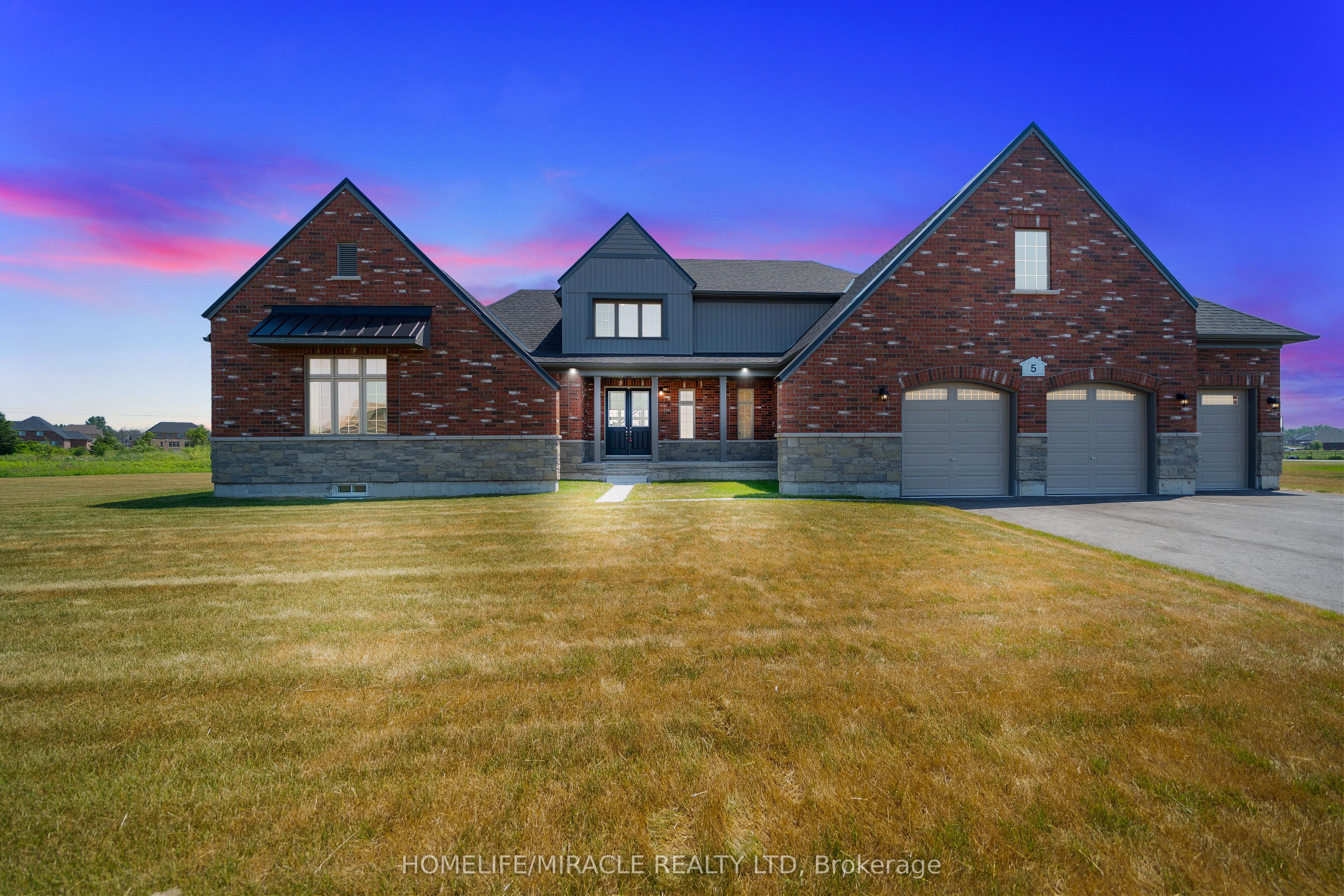 5 Skyvue Crescent Property Photo 1