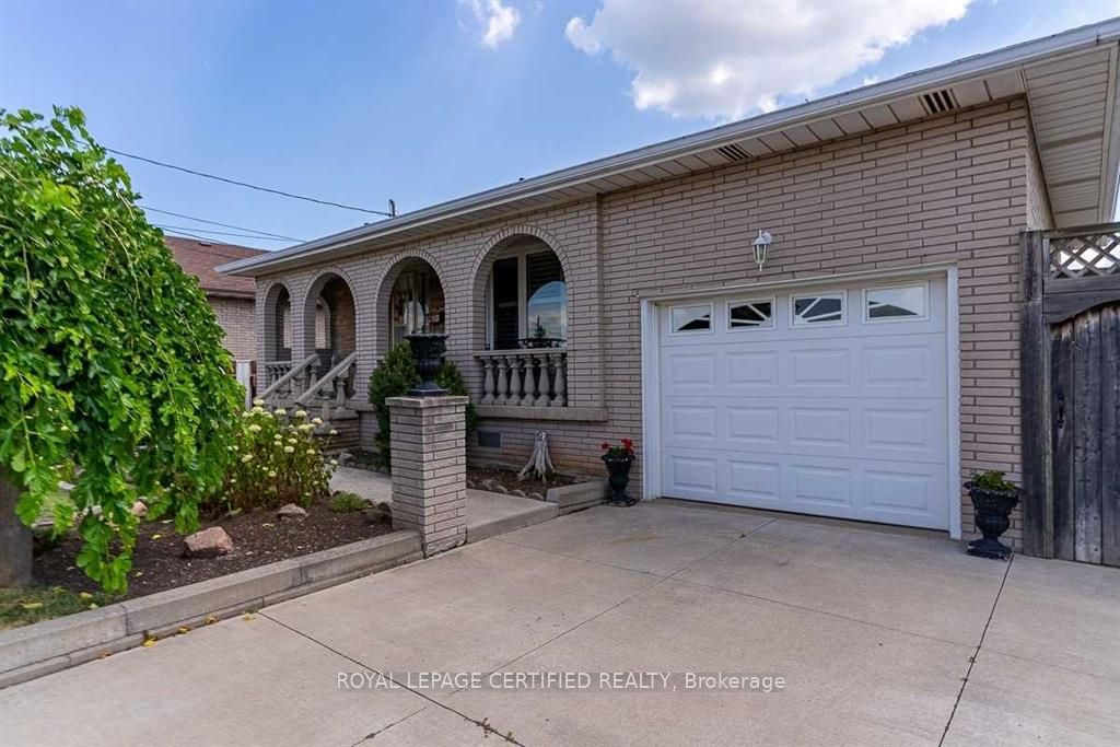 216 Margaret Avenue Property Photo 1