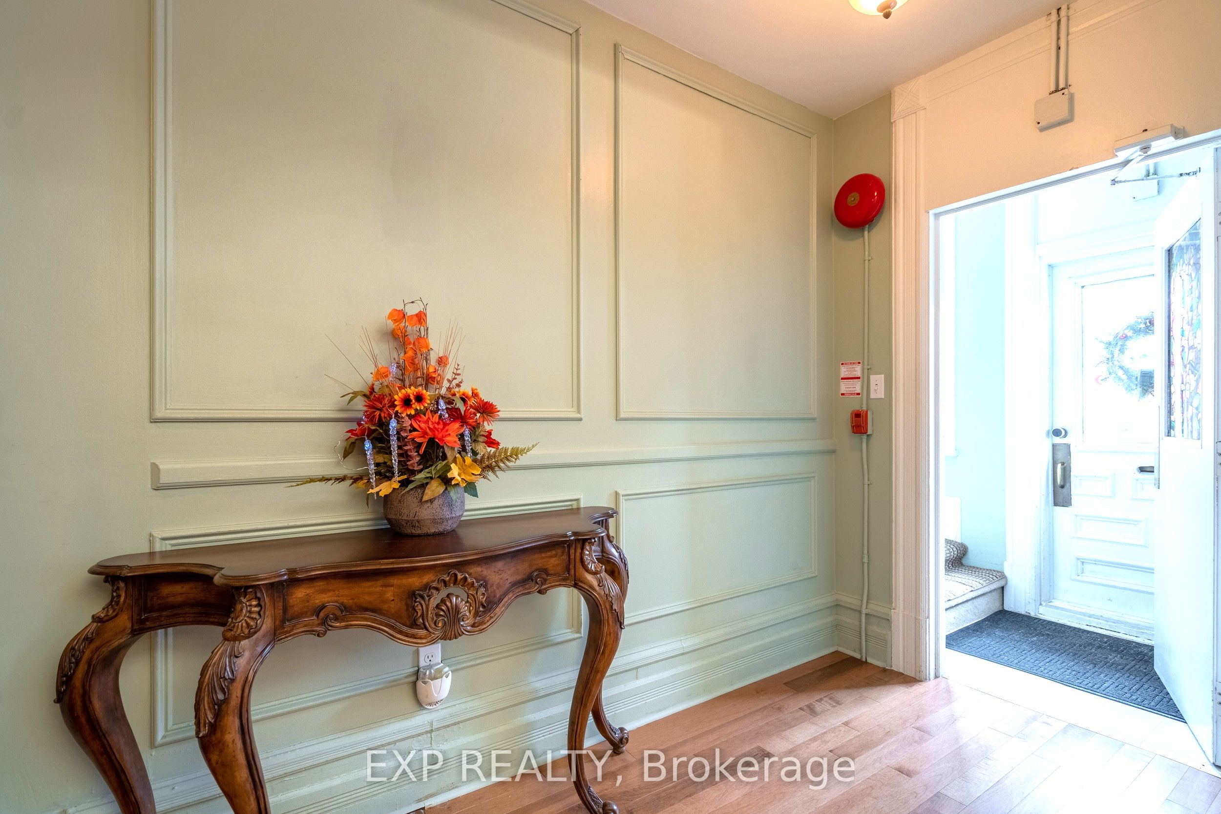 431 Gilmour Street Property Photo 2