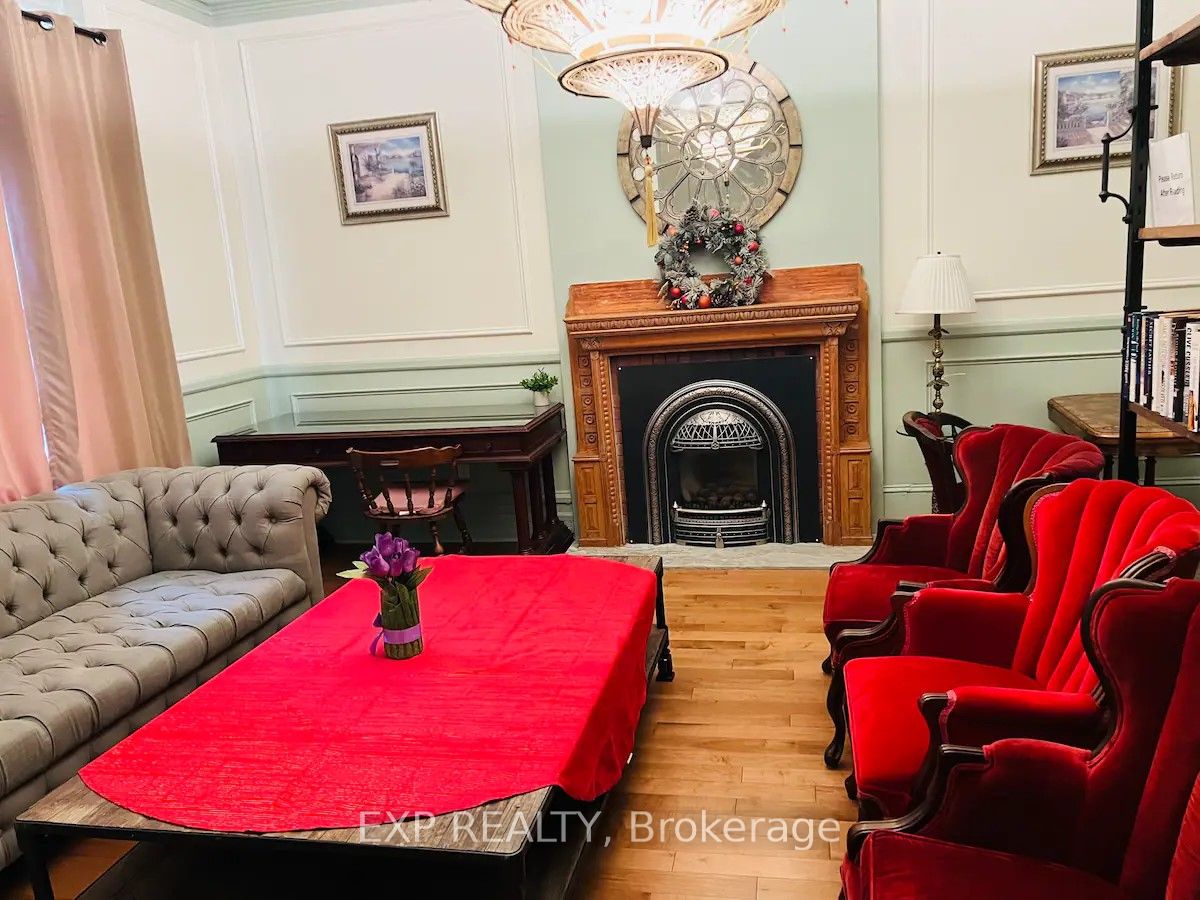 431 Gilmour Street Property Photo 3