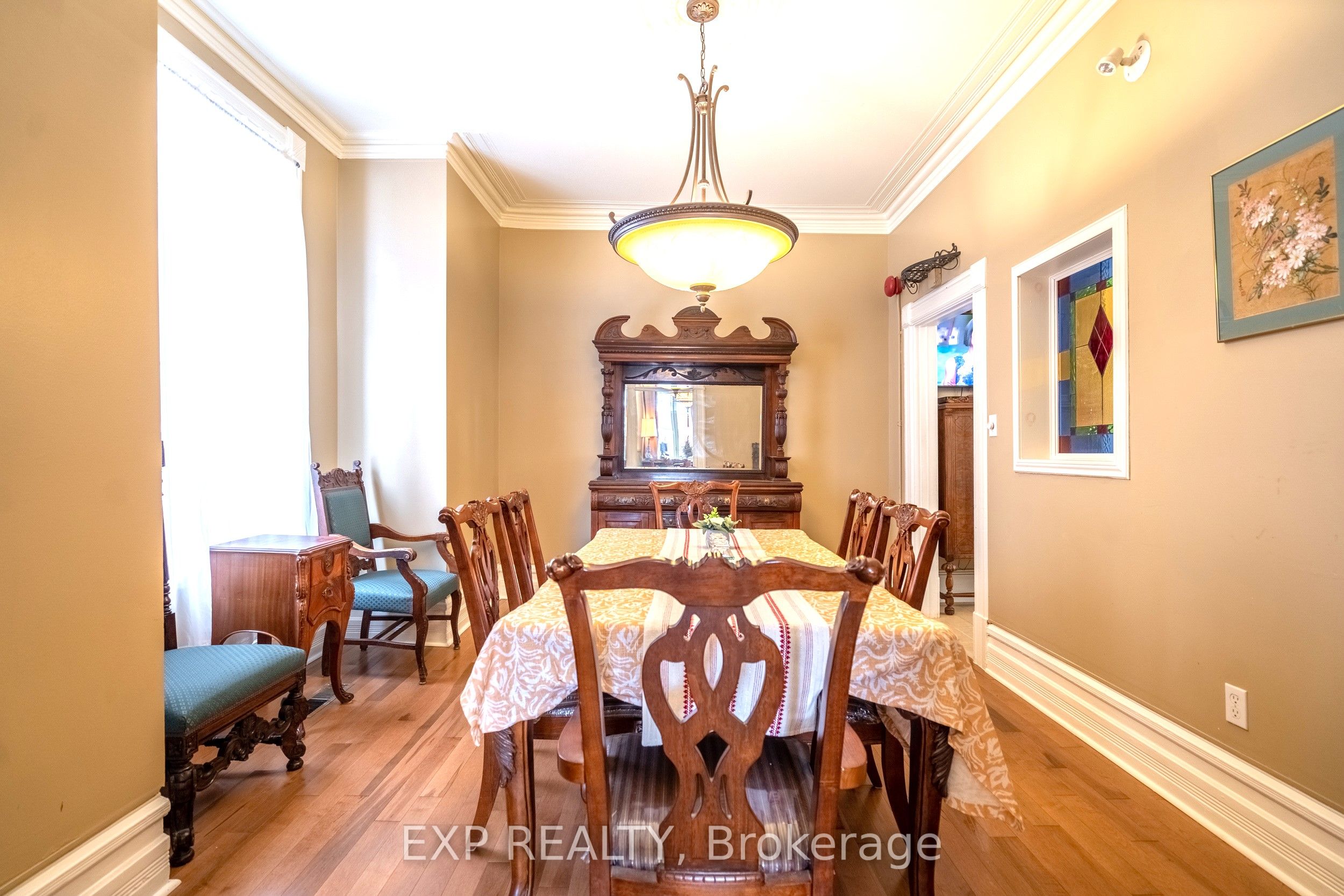 431 Gilmour Street Property Photo 8