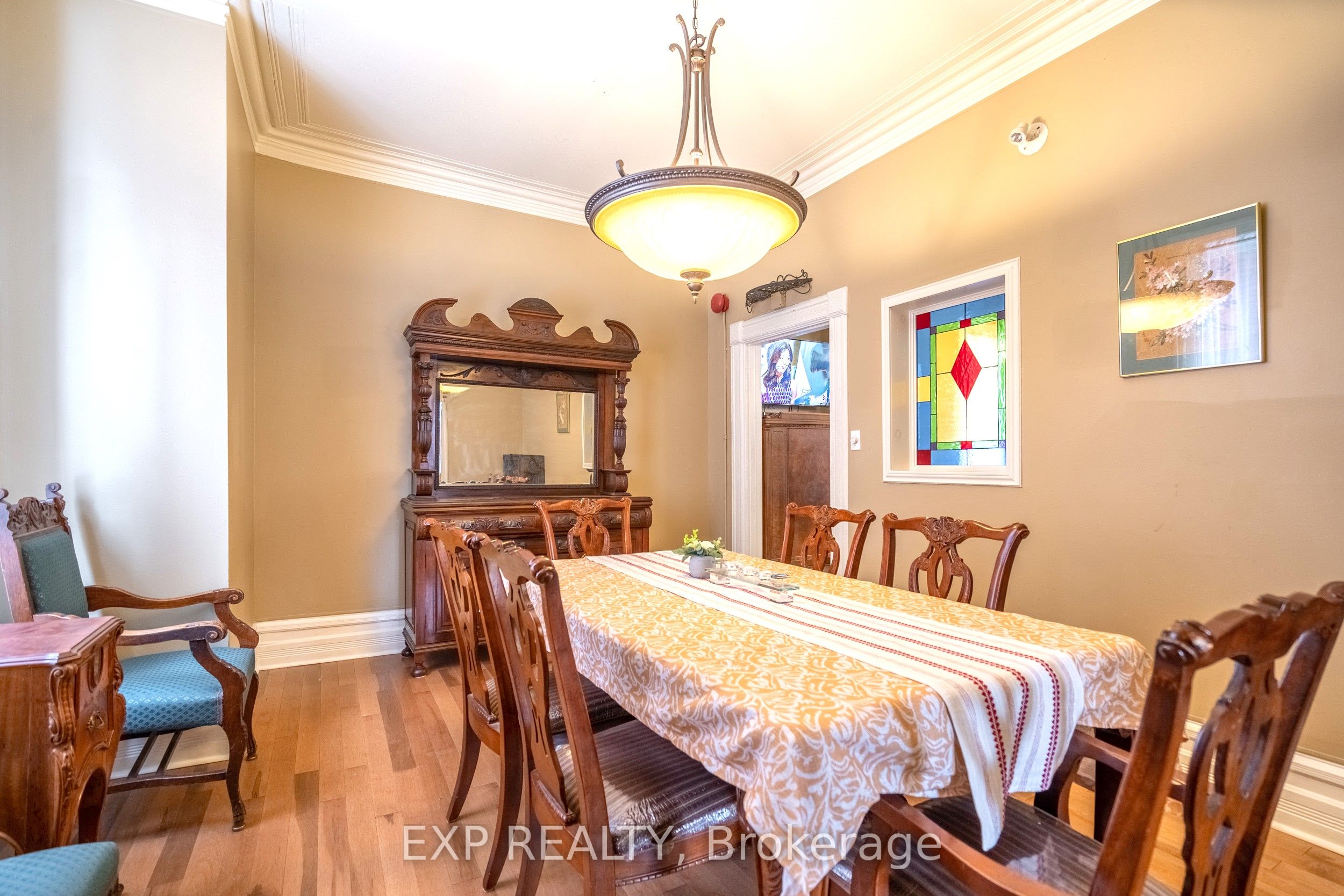 431 Gilmour Street Property Photo 9