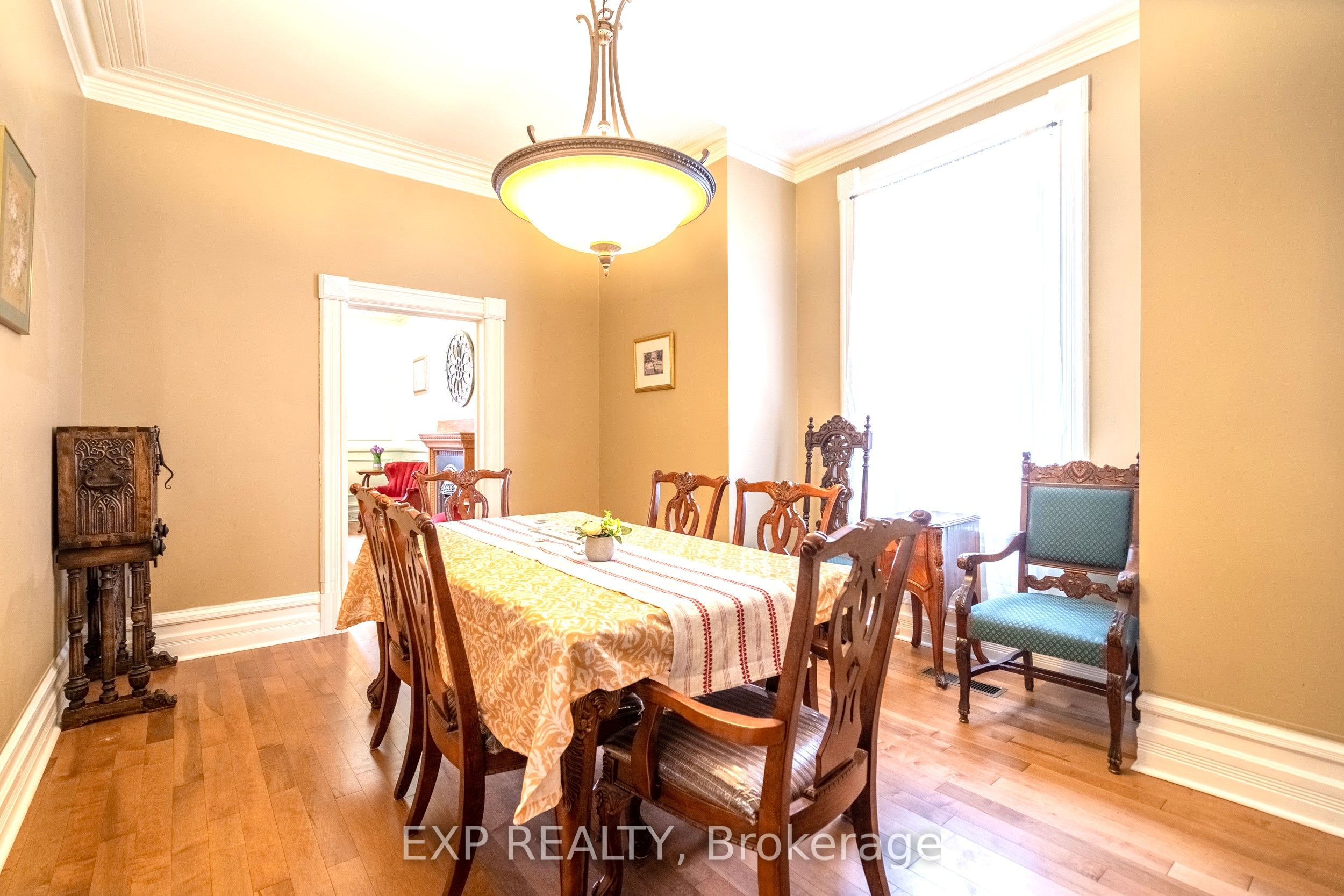 431 Gilmour Street Property Photo 10