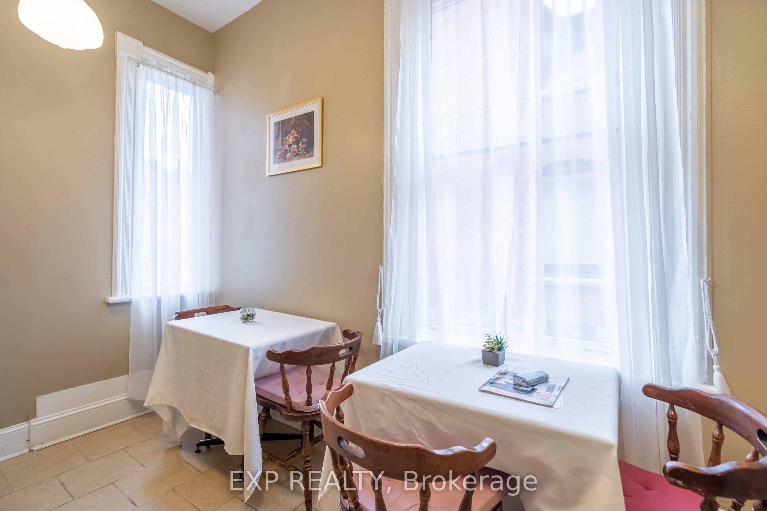 431 Gilmour Street Property Photo 11