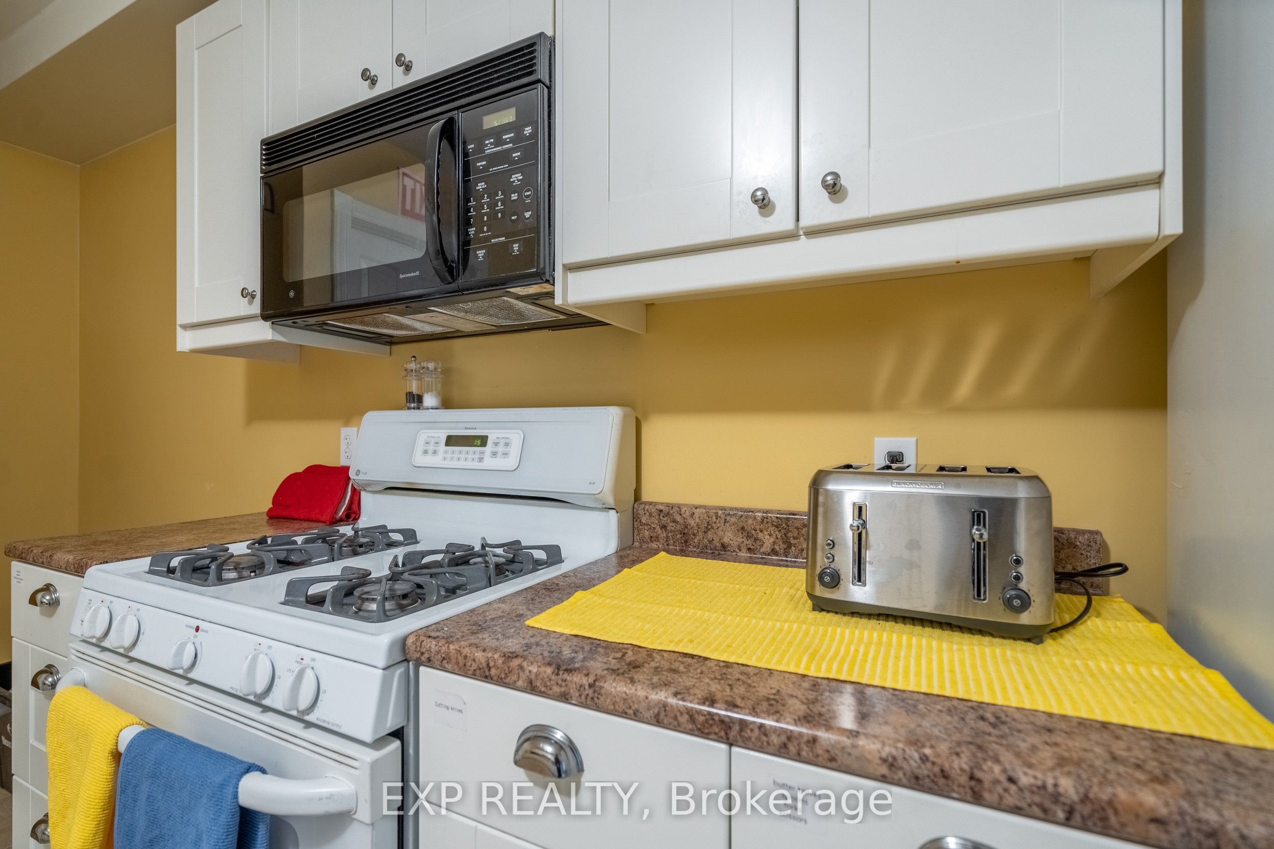 431 Gilmour Street Property Photo 14