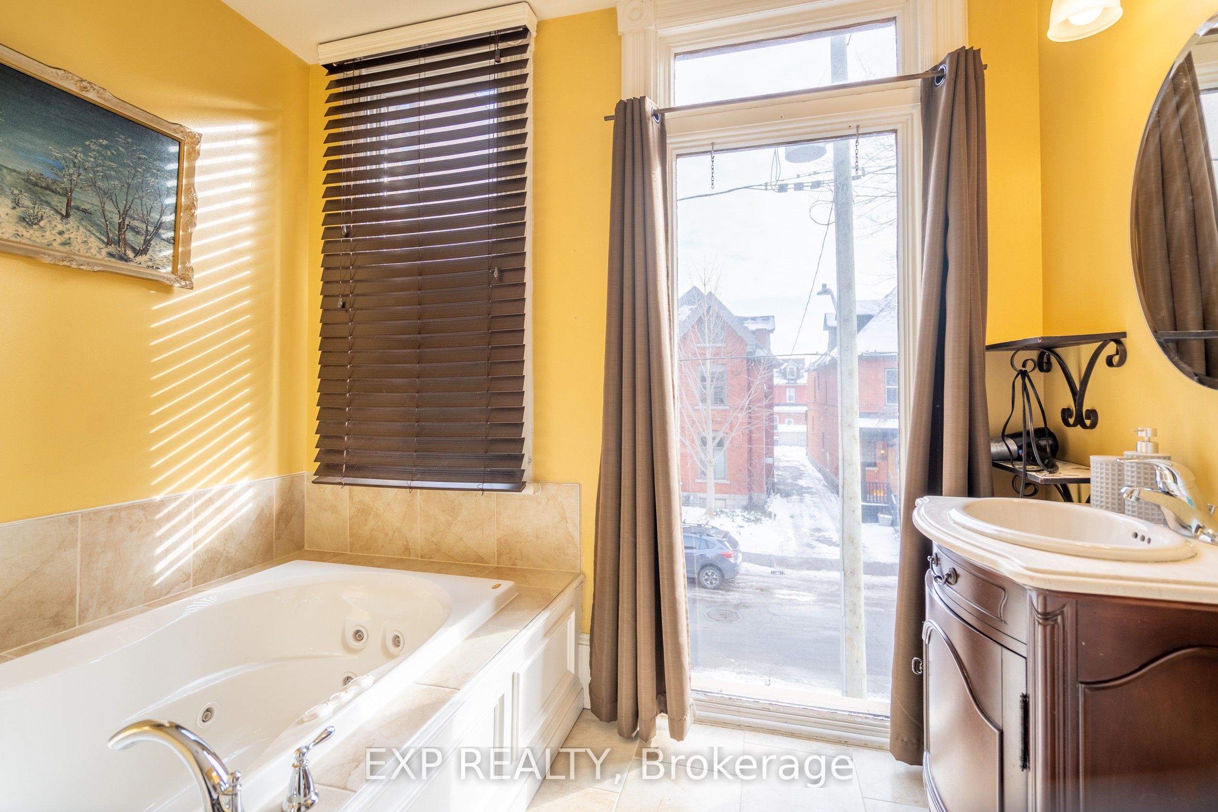 431 Gilmour Street Property Photo 20