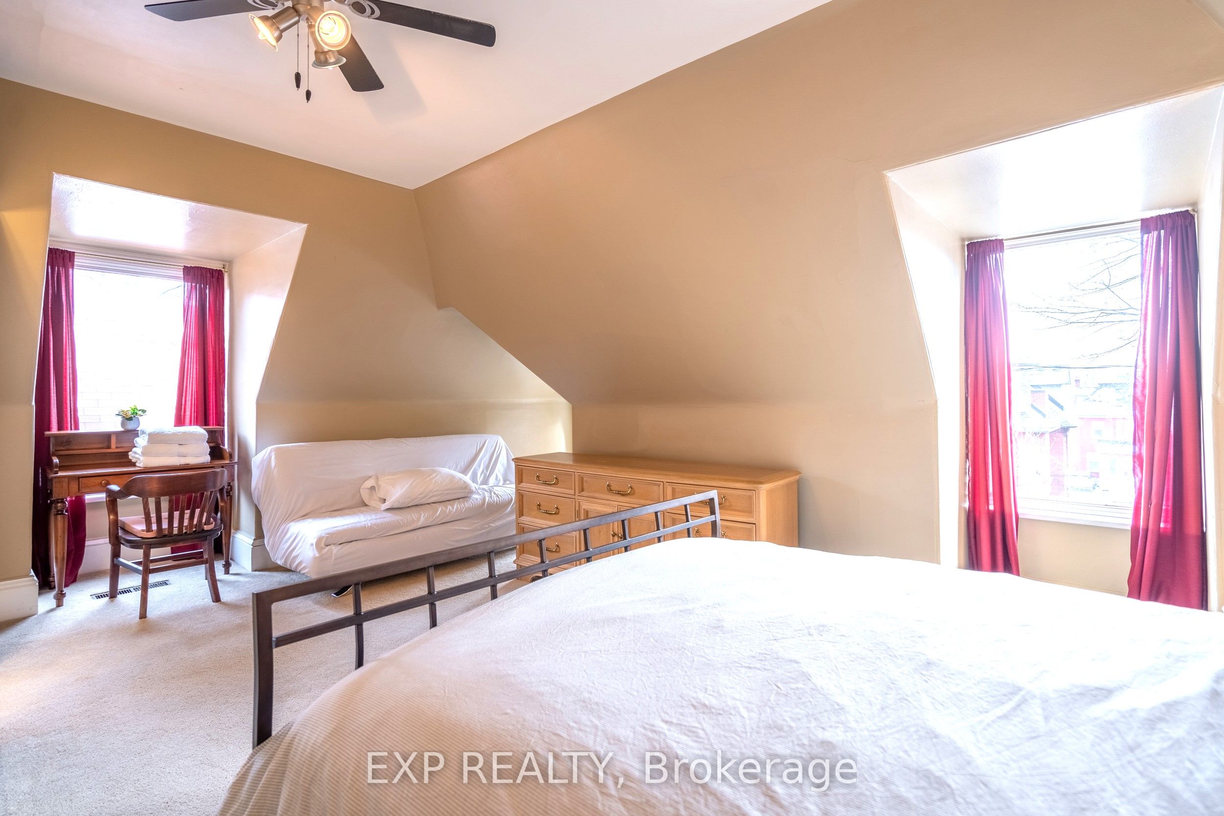 431 Gilmour Street Property Photo 34