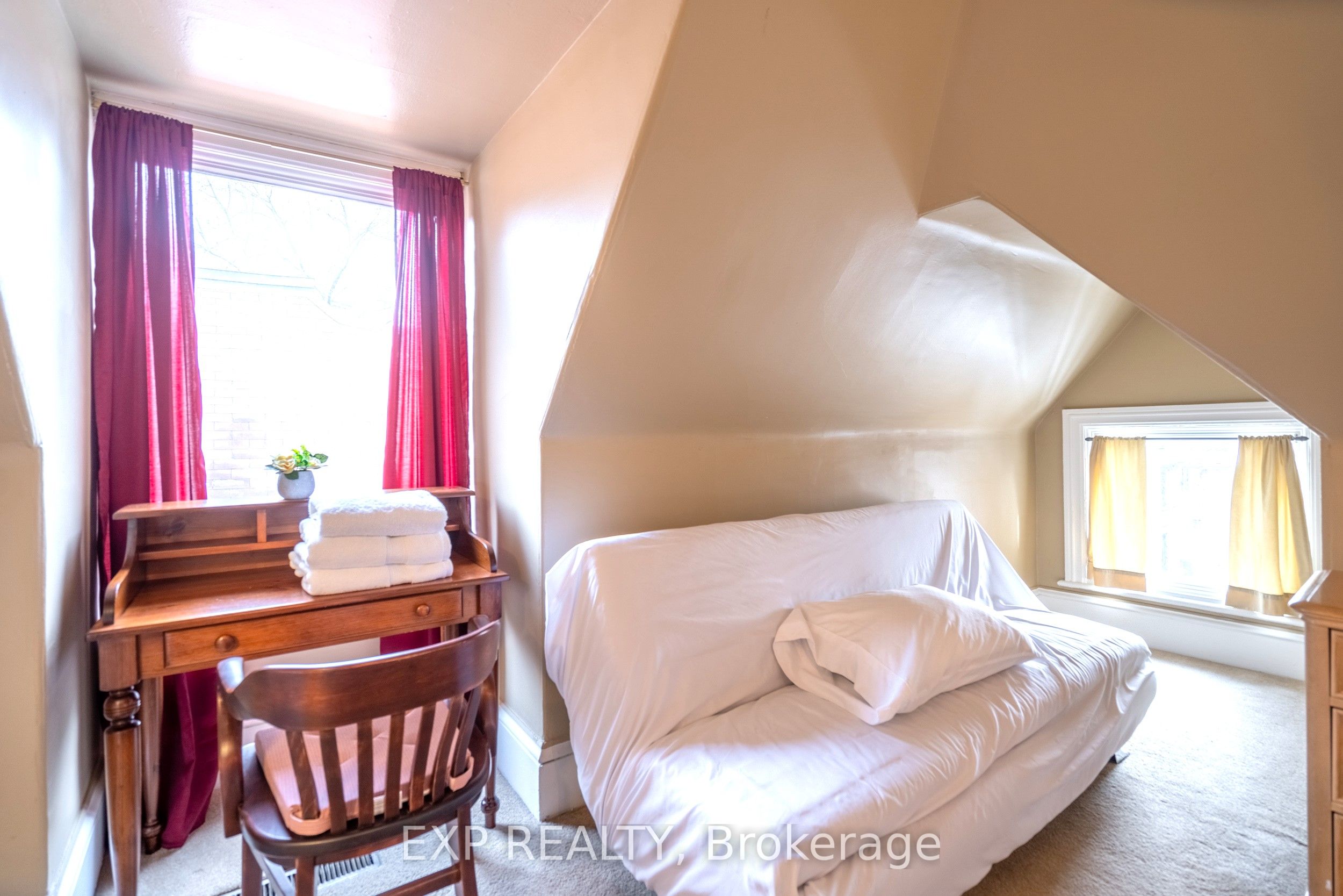 431 Gilmour Street Property Photo 35