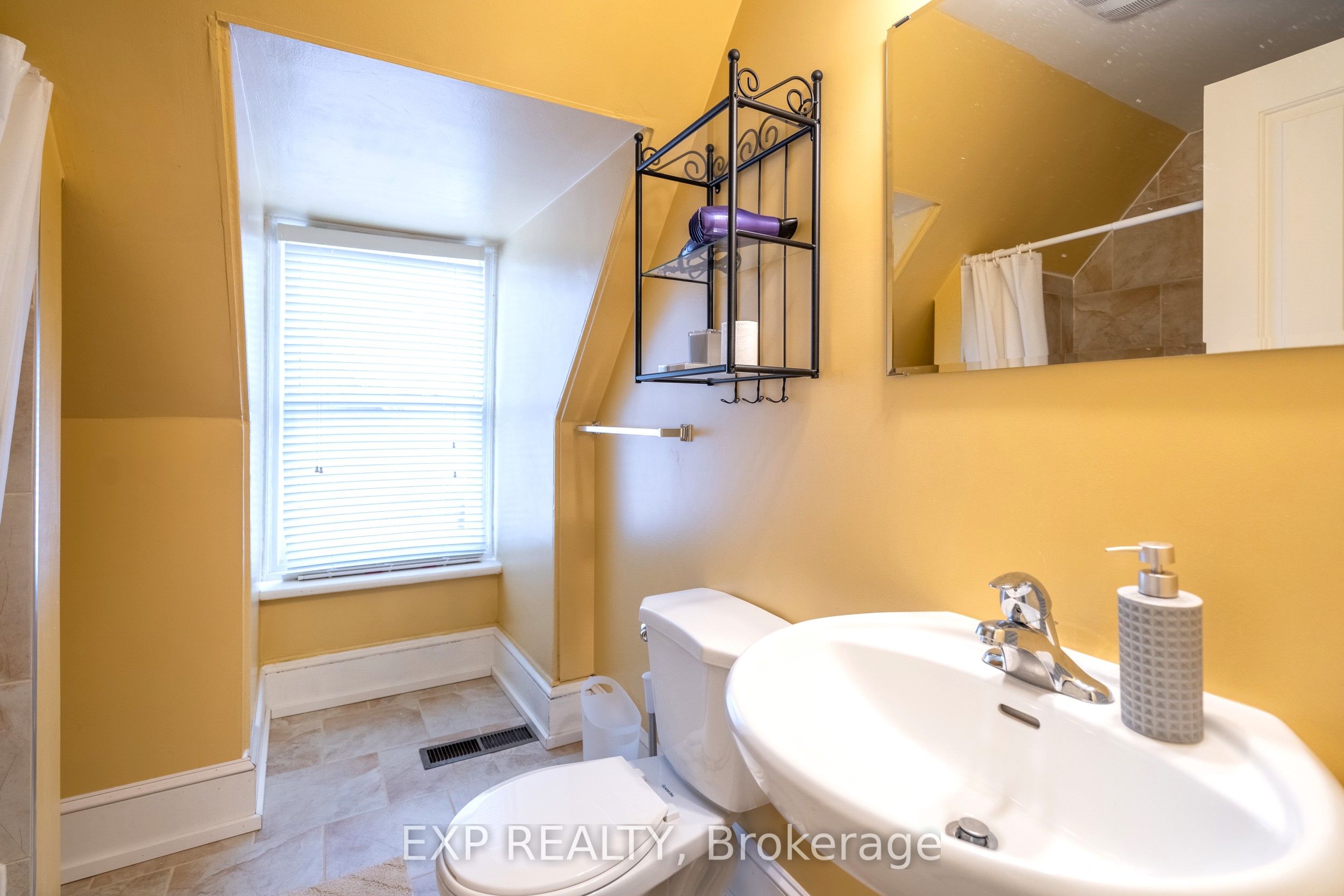 431 Gilmour Street Property Photo 38