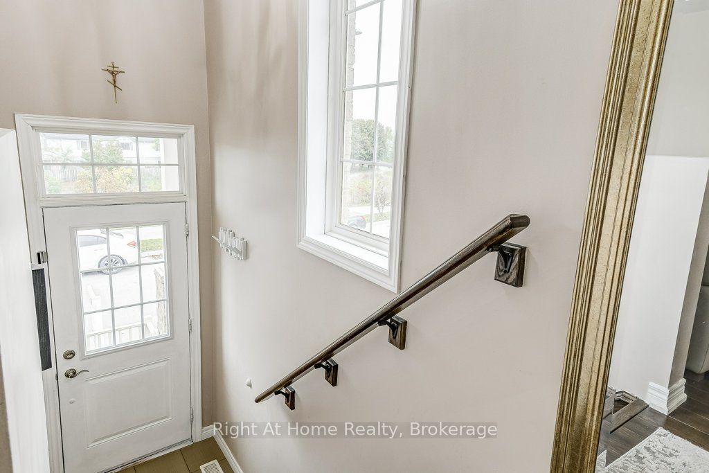 62 Westbank Trail Property Photo 7