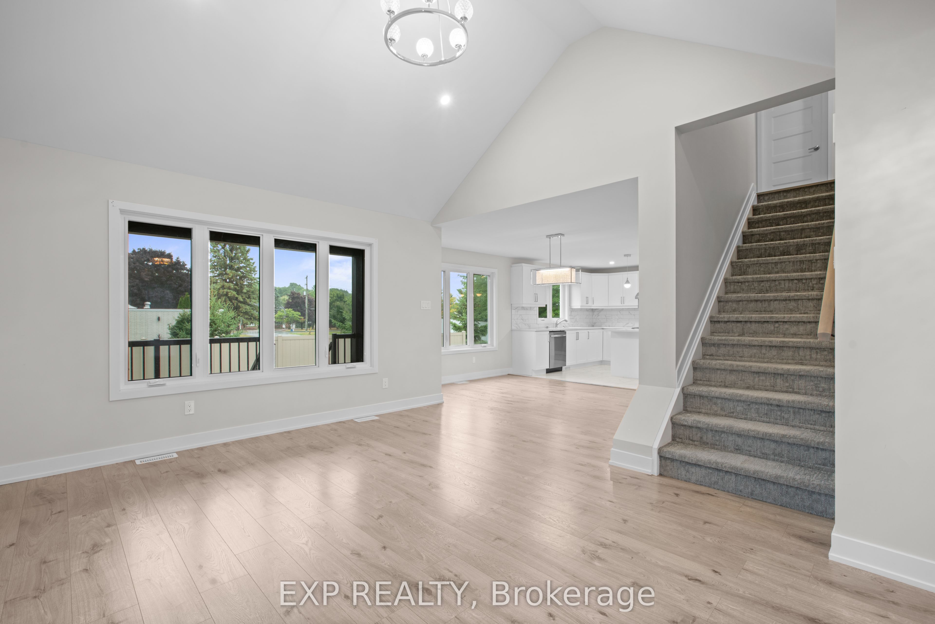 940 Katia Street Property Photo 8