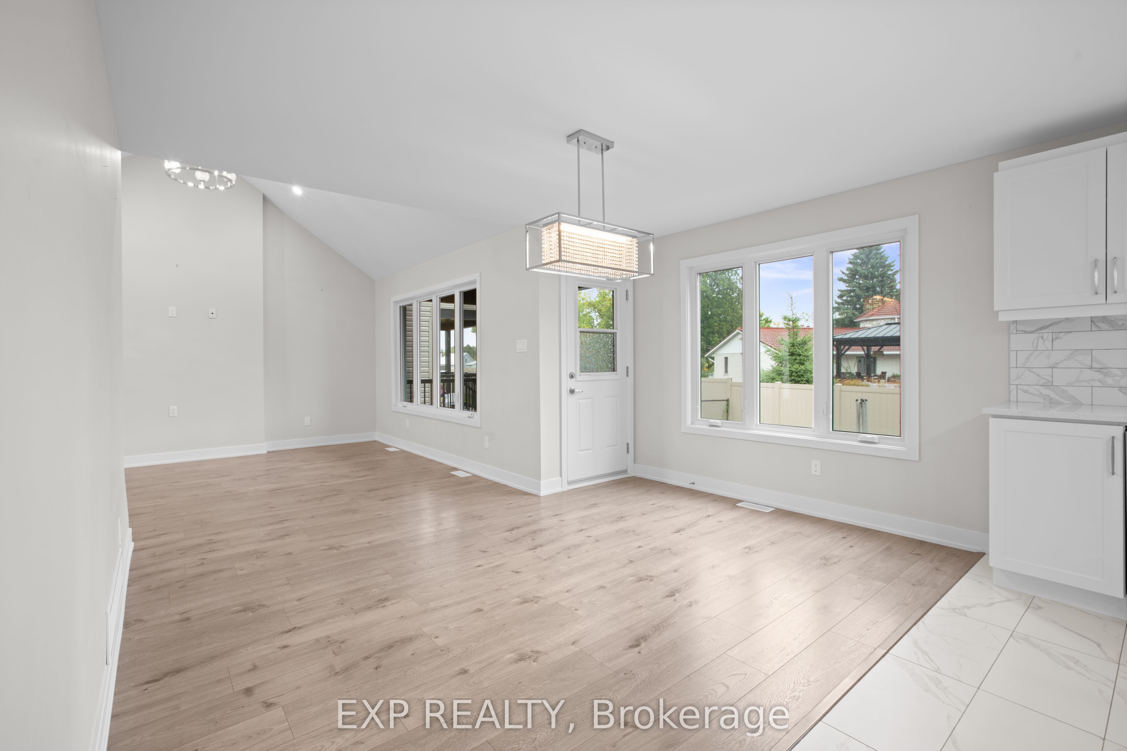 940 Katia Street Property Photo 13