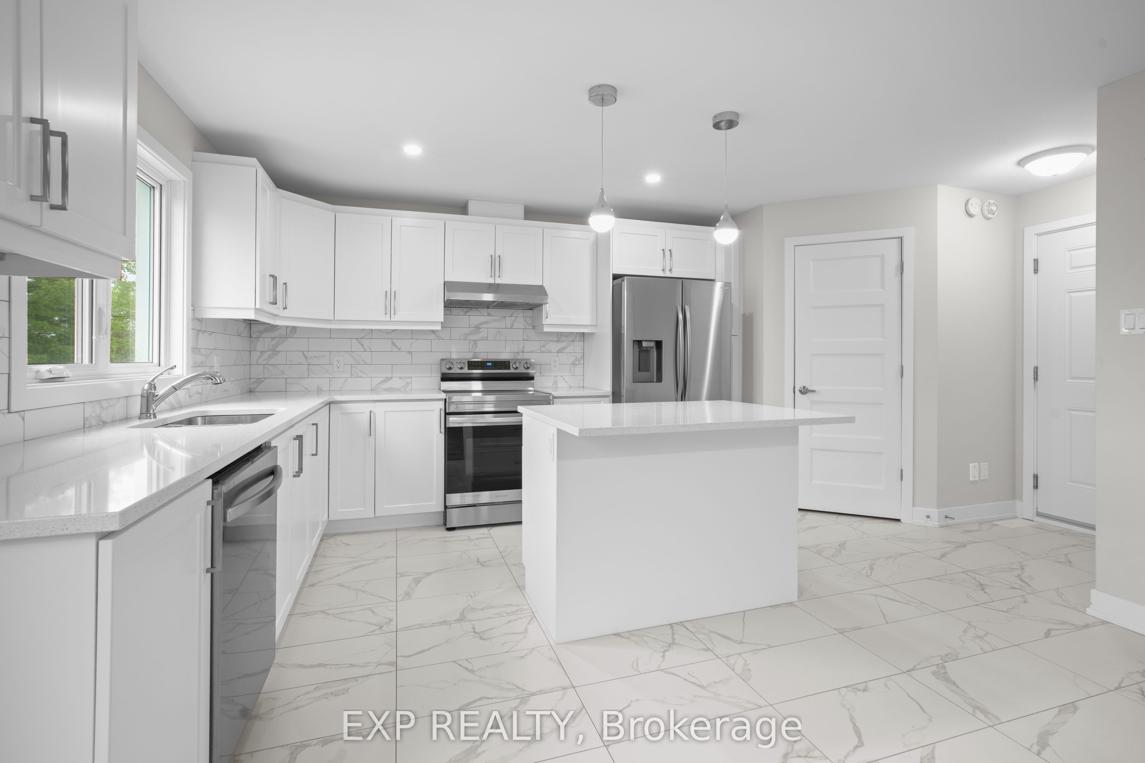 940 Katia Street Property Photo 16