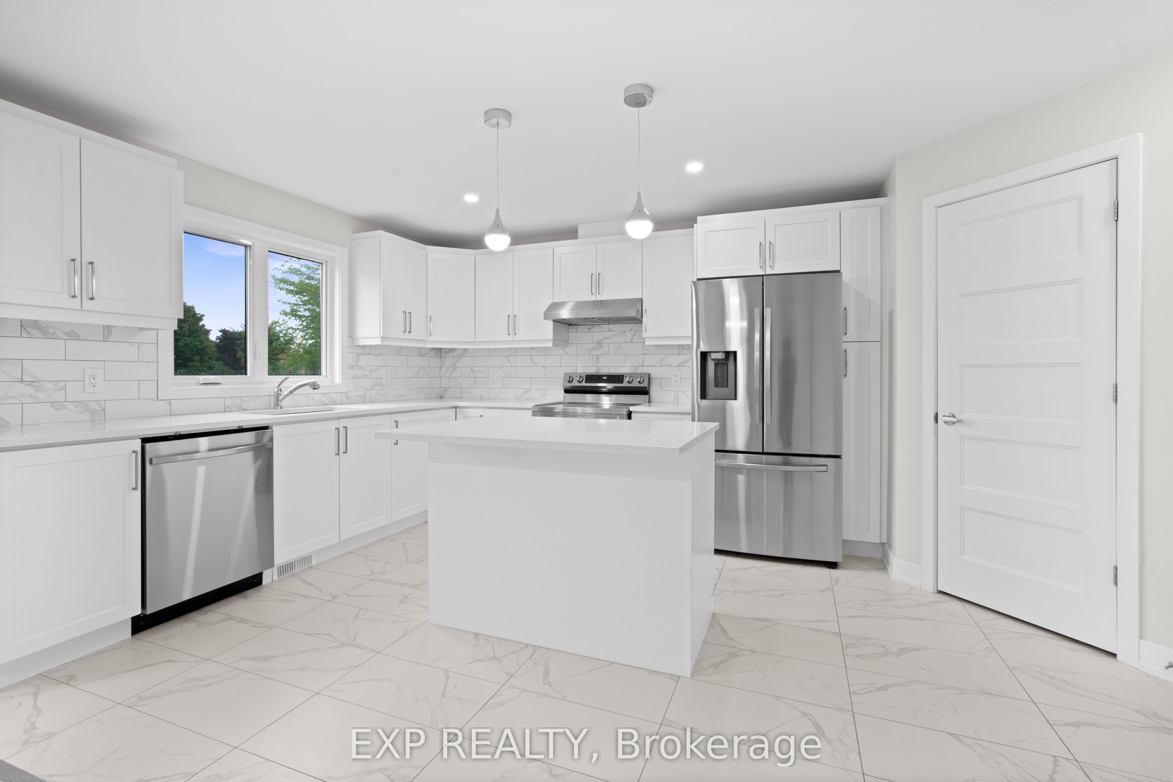 940 Katia Street Property Photo 17