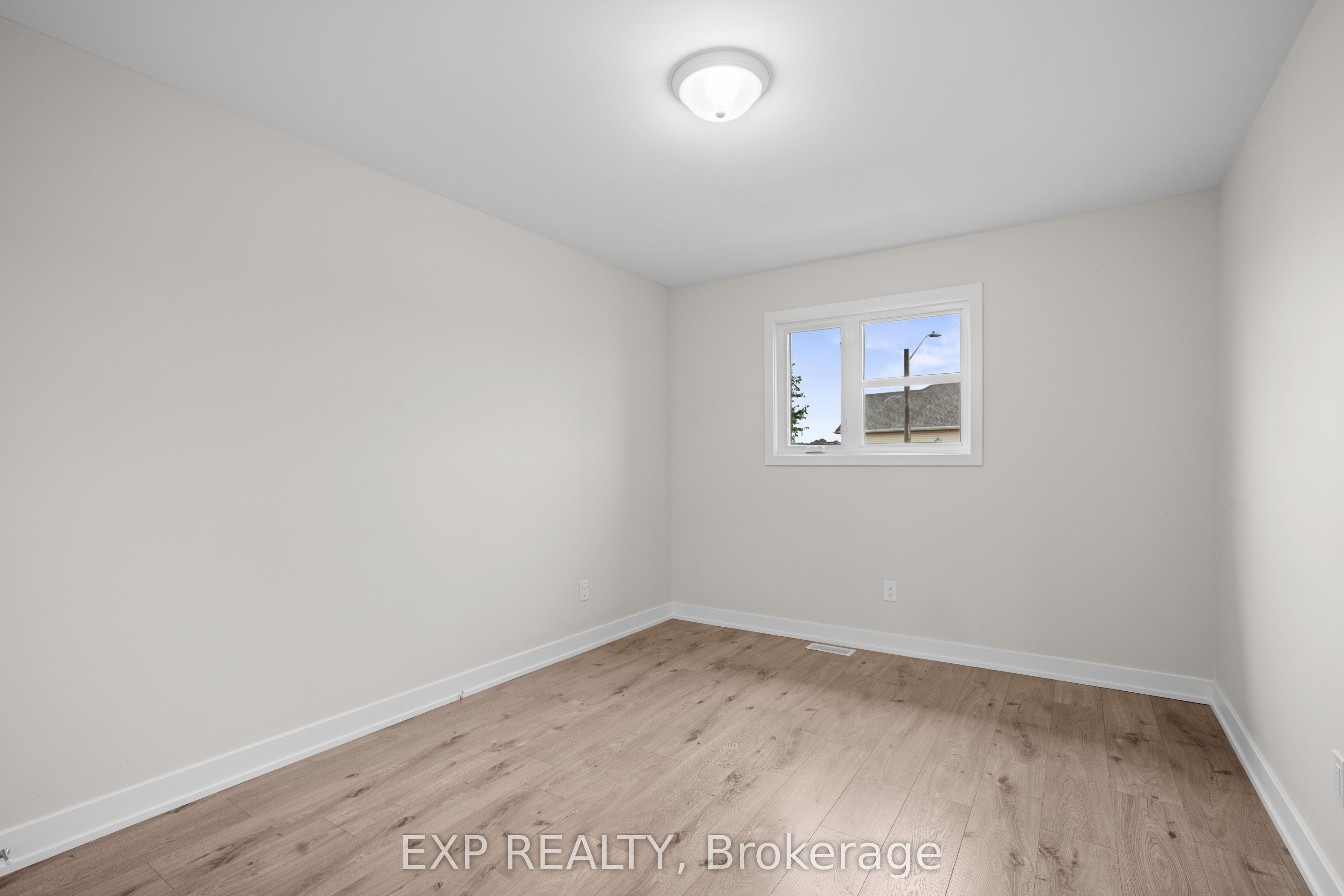 940 Katia Street Property Photo 33