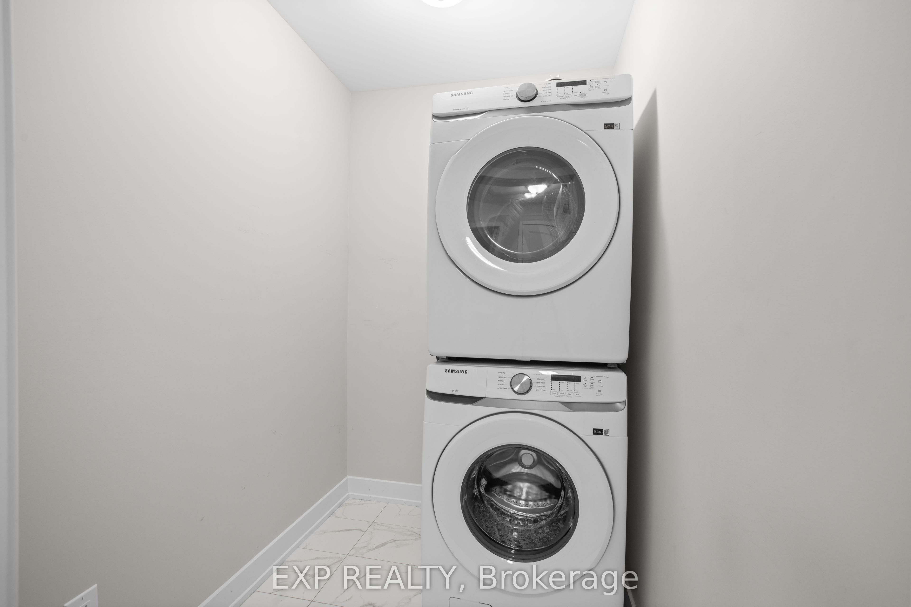 940 Katia Street Property Photo 37