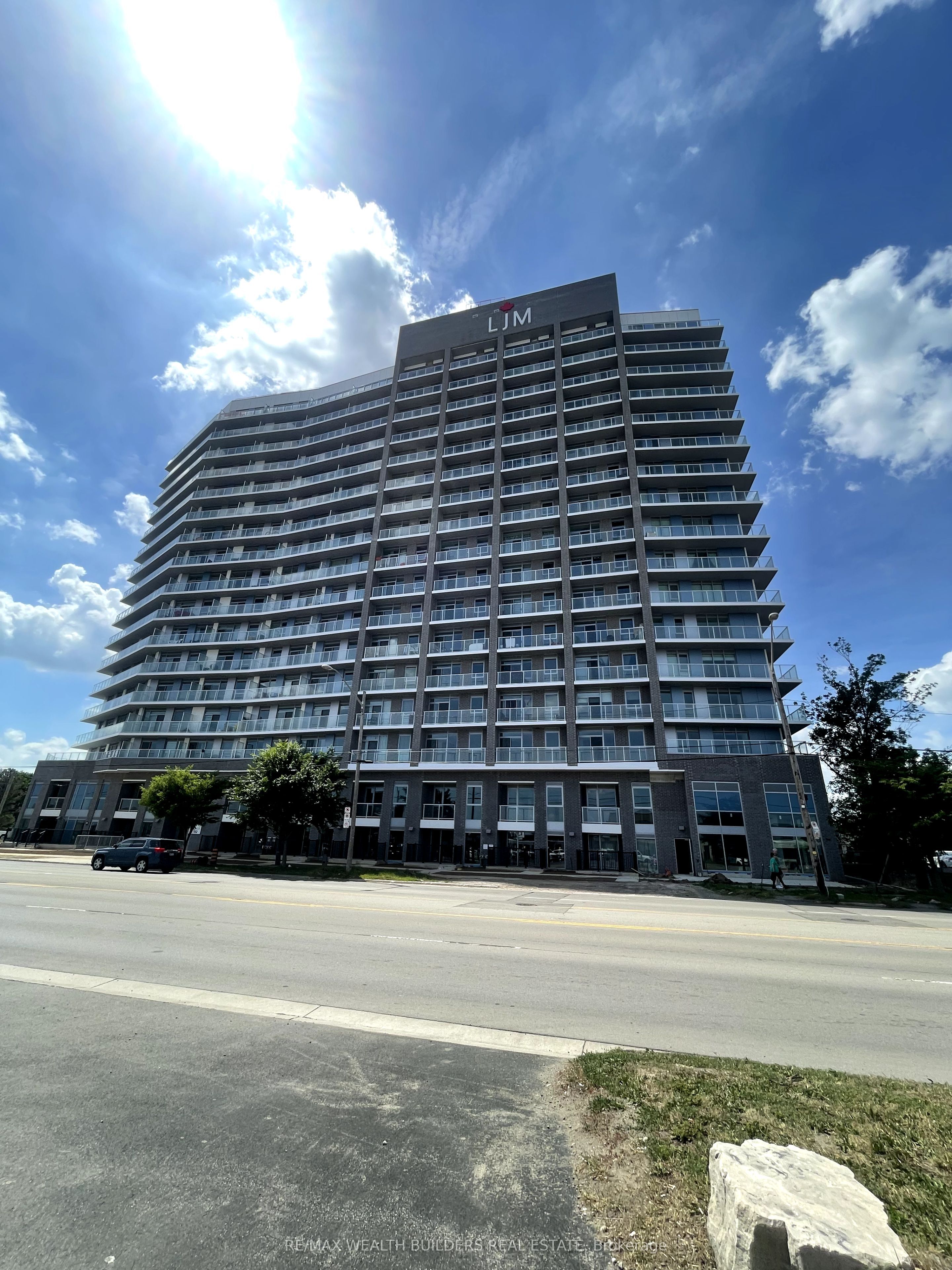 #1513 - 2782 Barton Street Property Photo 1