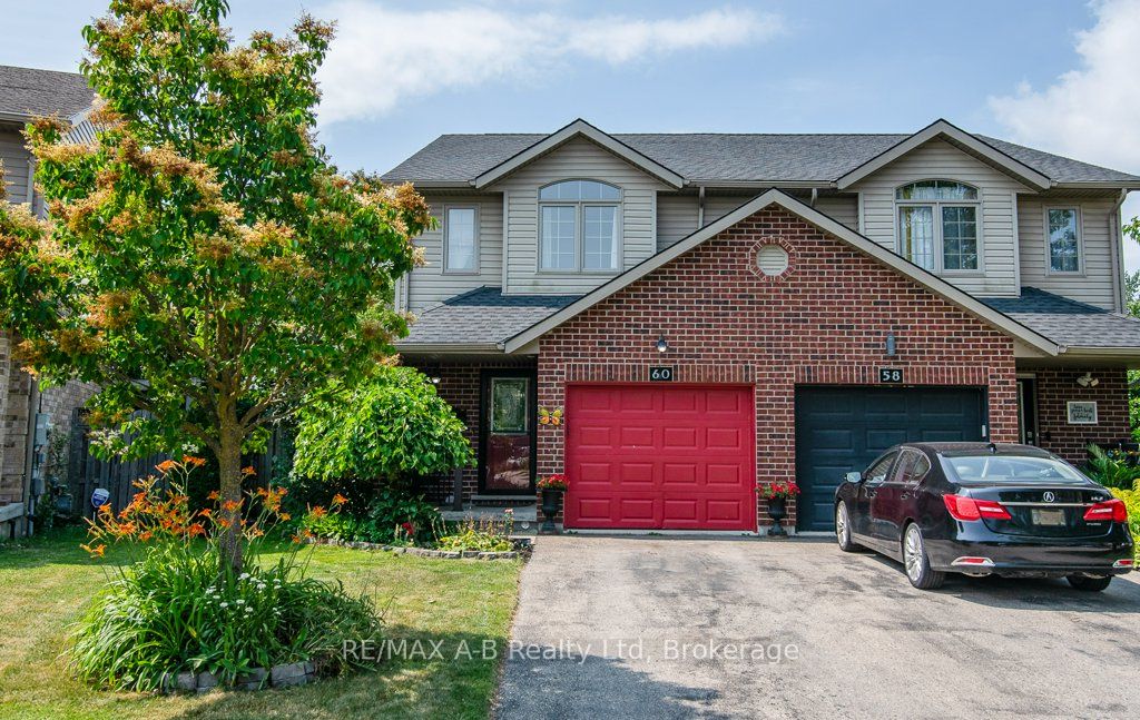 60 College St Property Photo 1